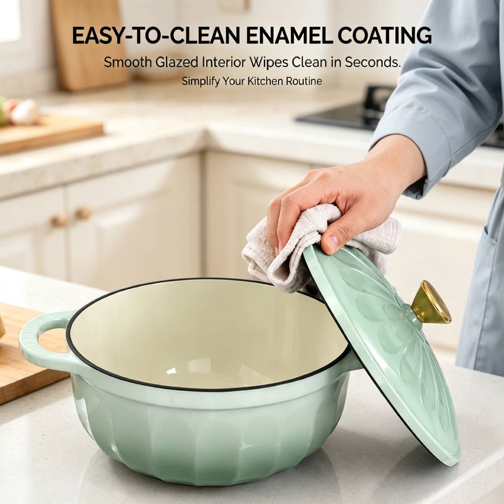 EASY-TO-CLEAN ENAMEL COATING  
Smooth Glazed Interior Wipes Clean in Seconds.  
Simplify Your Kitchen Routine