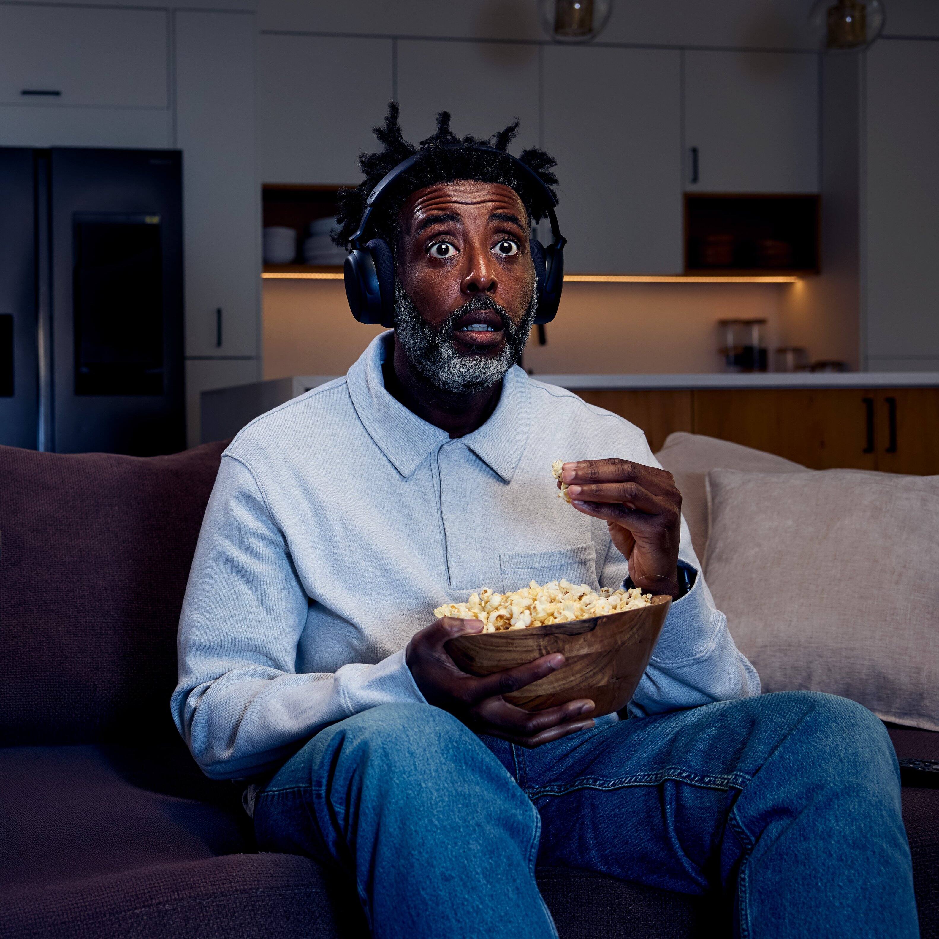 Angle. Sennheiser - RS 275 TV Headphones. Wireless Bluetooth Headphone and TV Transmitter - Black.