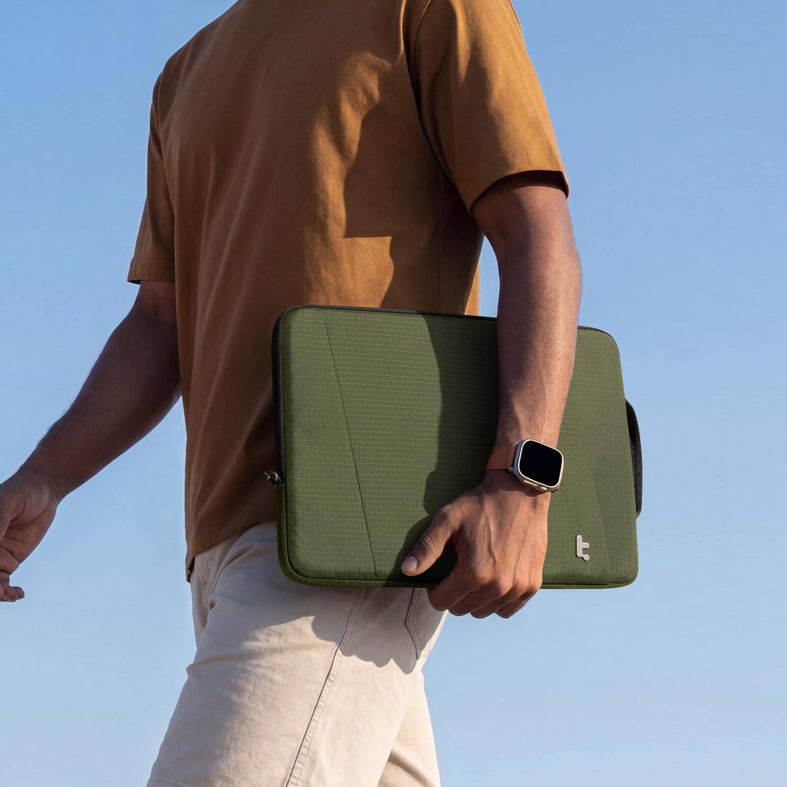 Alt View 5. tomtoc - Essence-A35 360° Protective Laptop Sleeve Case for 13-inch MacBook Air (A3449)/Pro/Neo(A18) M5/M4/M3/M2/M1 2026-2018 - Green.