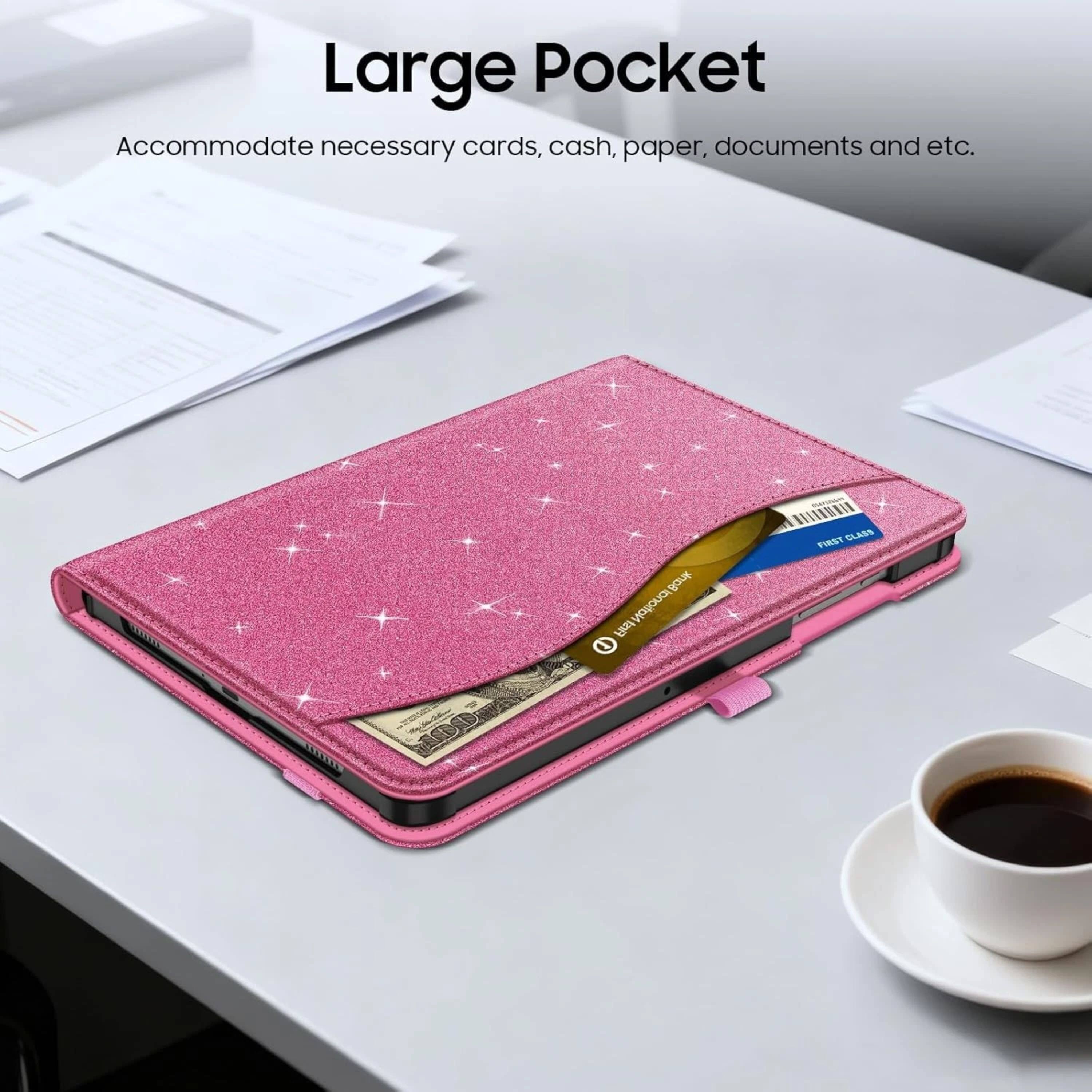 Large Pocket  
Accommodate necessary cards, cash, paper, documents and etc.