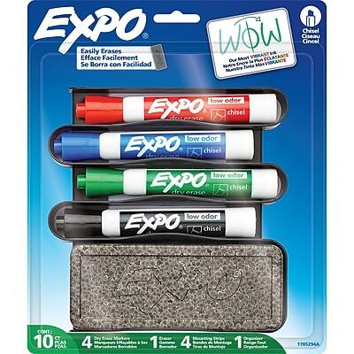 **Expo**

- Easily Erases
- Efface Facilement
- Se Borra con Facilidad

**Chisel WOW**

- Our Most Mus
- Notre Tinta
- Nuestra Tinta

**Low Odor Chisel**

- low odor chisel
- low odor chisel
- low odor chisel
- low odor chisel

**Contents:**
- 4 Gel Markers
- 1 Eraser
- 4 Mounting Tabs
- 1 Range

**CT 10 PLAS PCAS**

**17852944**