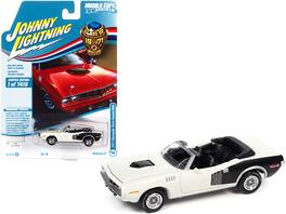 Johnny Lightning - 1971 Plymouth Barracuda Convertible Sno White Black Hemi Side 1/64 Diecast Class of 1971 Muscle Cars USA 7418 pcs - White With Black