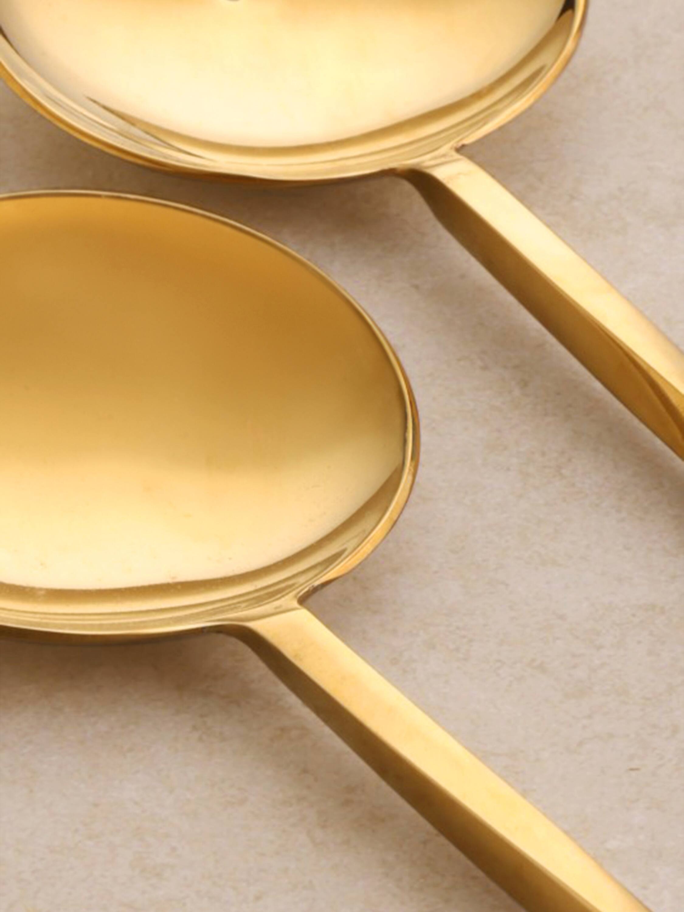 Angle. GAURI KOHLI - Oslo Salad Servers - Shiny gold.