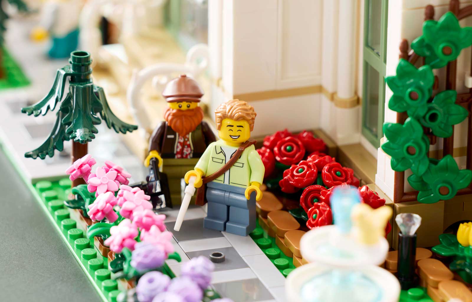 Alt View 1. LEGO - LEGO: Ideas Botanical Garden - 3792 Piece Building Kit [LEGO, #21353].