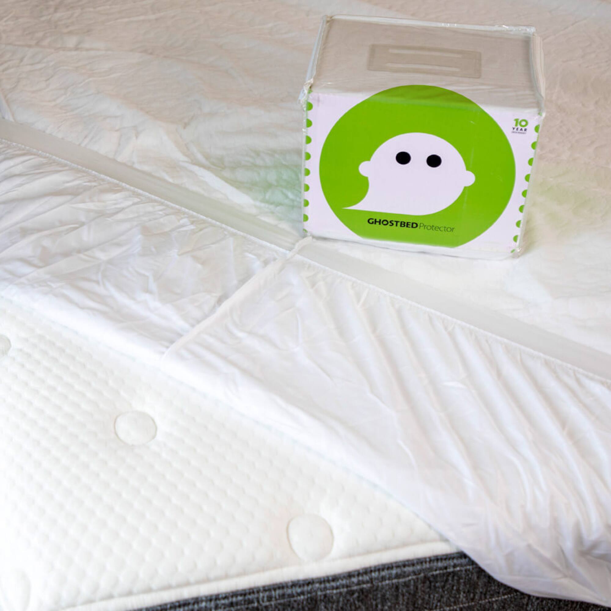 Angle. Ghostbed - Mattress Protector - Twin - White.