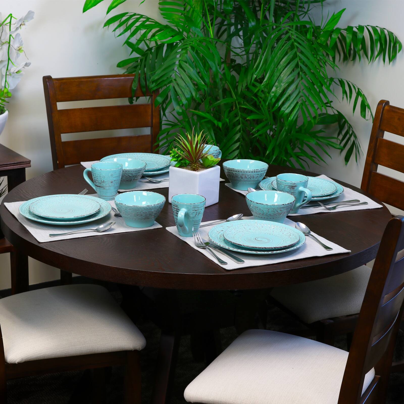 Alt View 3. Elama - Elama Malibu Waves 16-Piece Dinnerware Set in Turquoise - Turquoise.