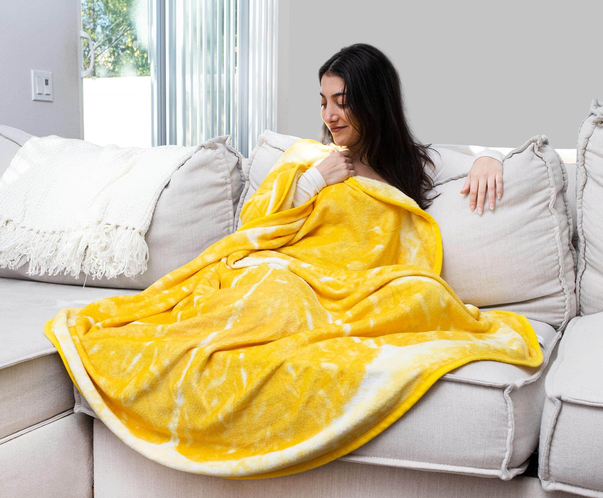 Alt View 4. Toynk - Lemon Slice Round Fleece Throw Blanket | 60 Inches - Yellow.