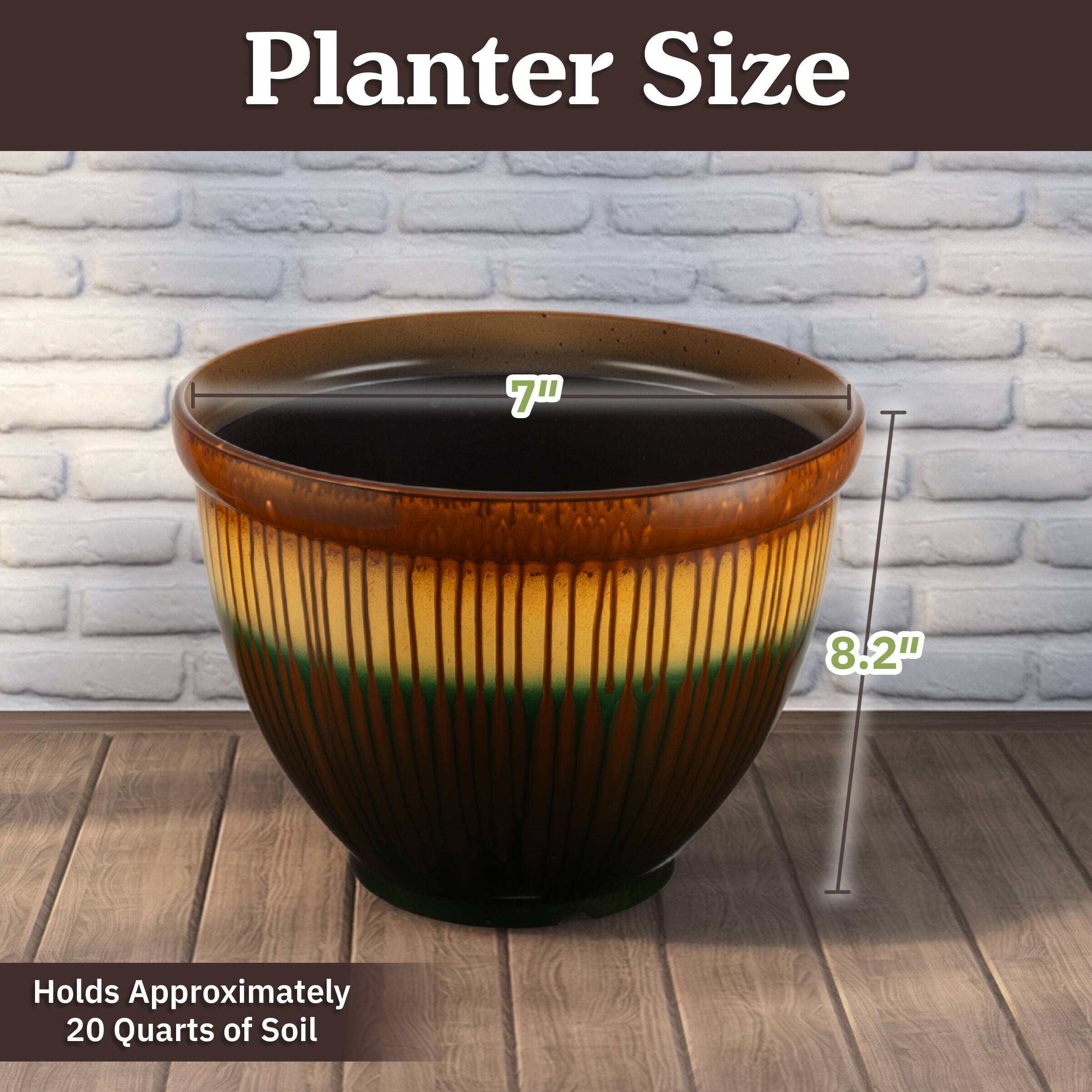 Planter Size  
7" Diameter  
8.2" Height  
Holds Approximately 20 Quarts of Soil