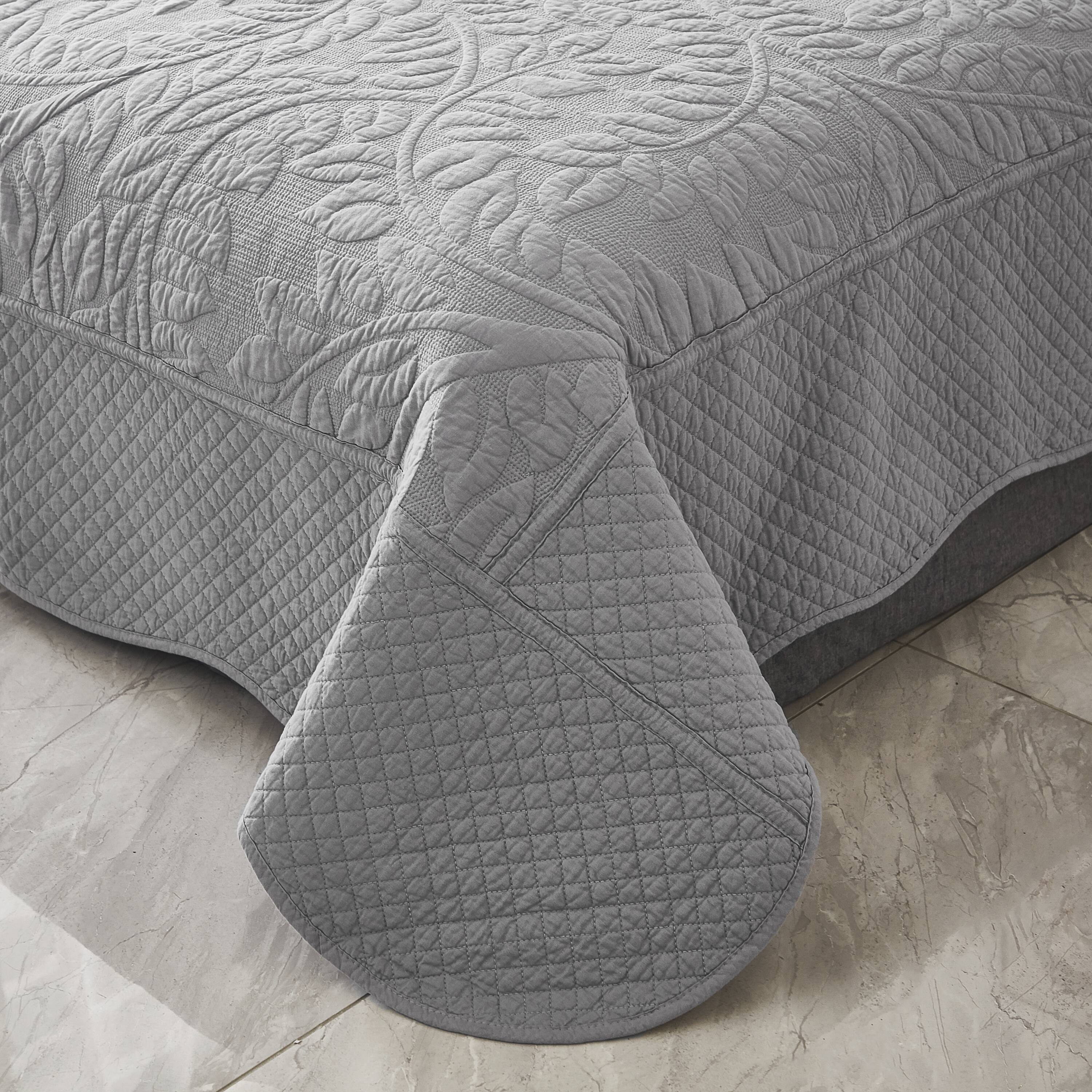 Left. MarCielo - Marcielo 2/3 Piece 100% Cotton Oversized Bedspread Lightweight Quilt Set - Noble Grey.