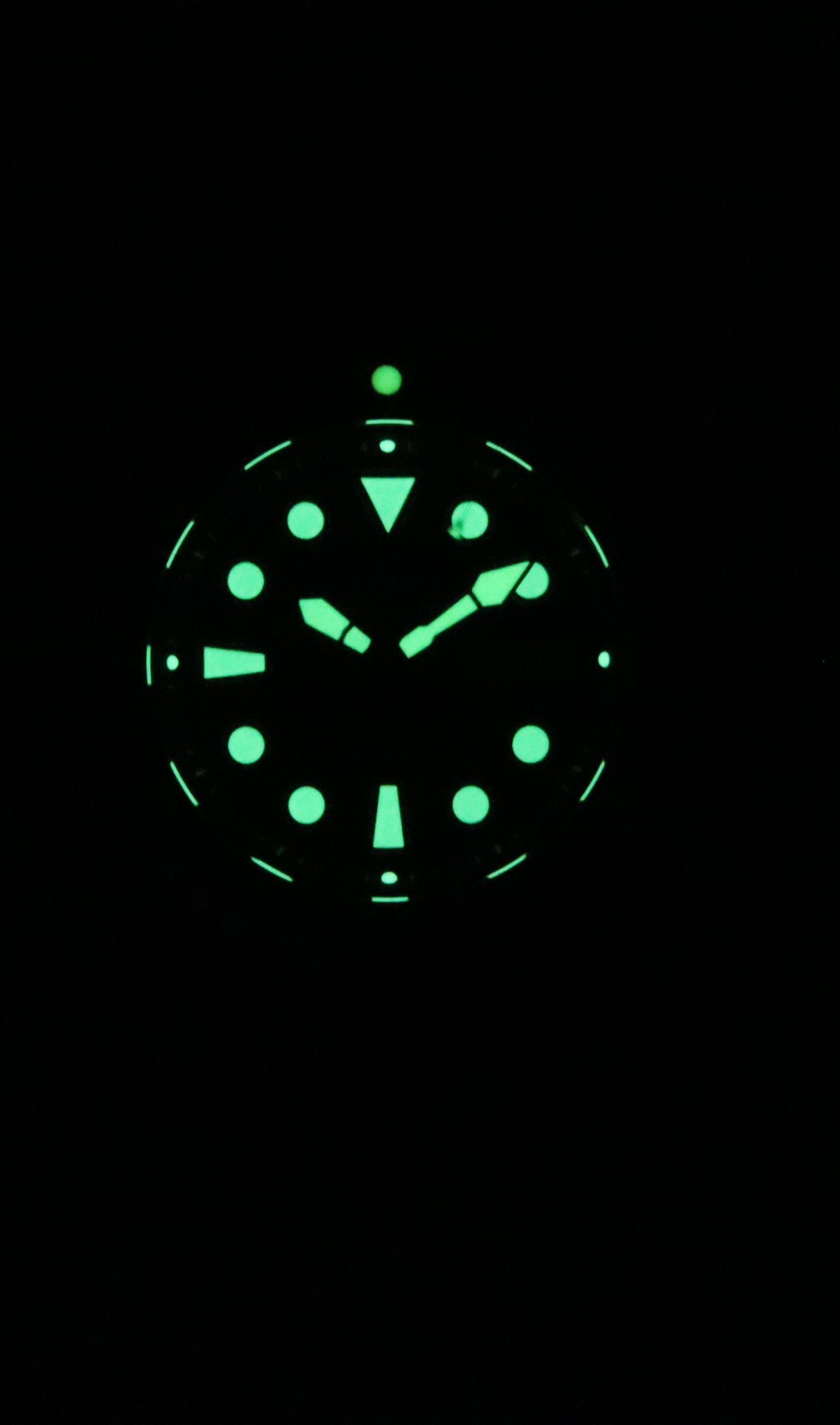 Angle. RATIO - FreeDiver Version 02 Helium Safe 1000M Sapphire Automatic Red Dial 1068HA90-34VA-RED-V02 Men's Watch - black and red.