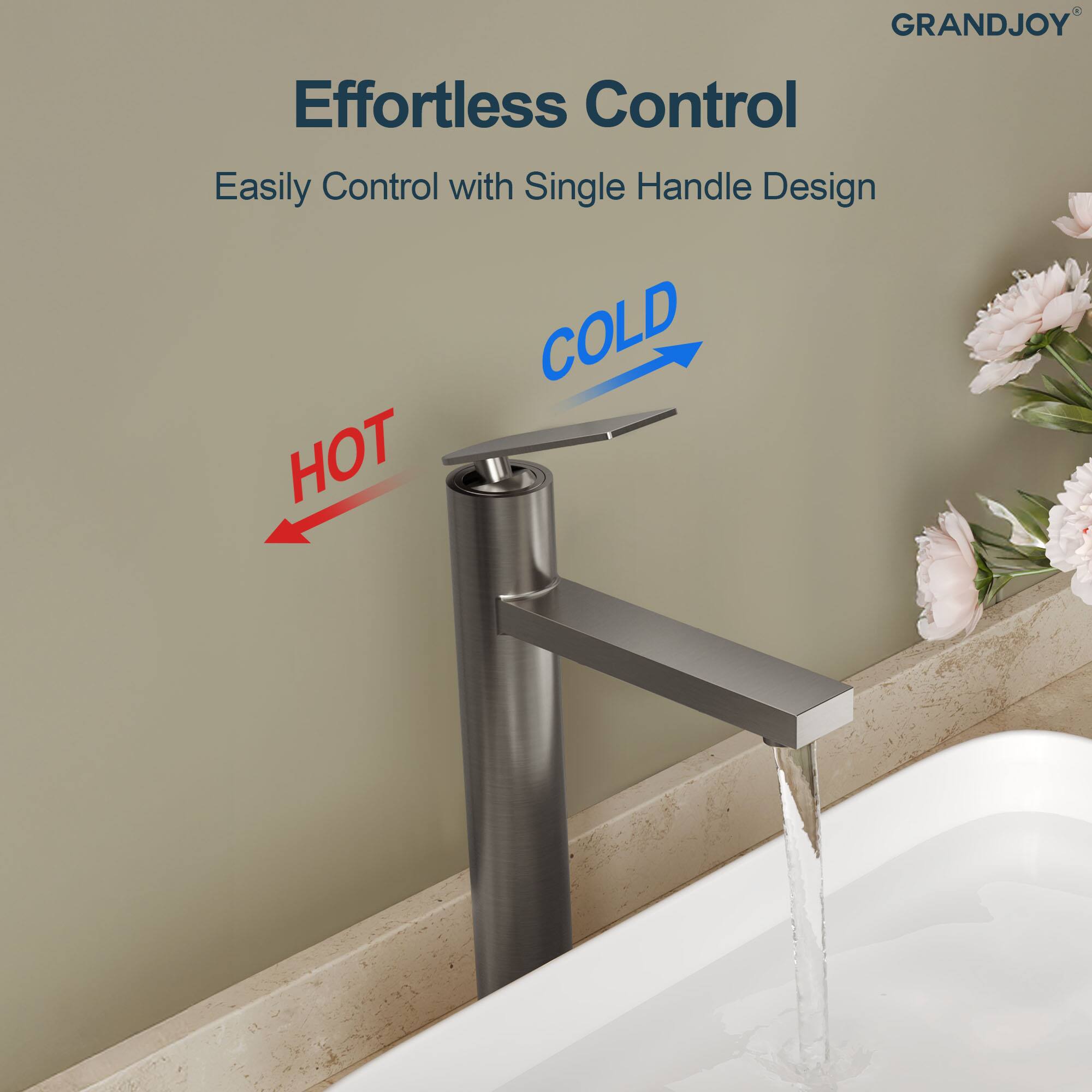 Effortless Control  
Easily Control with Single Handle Design  
HOT  
COLD