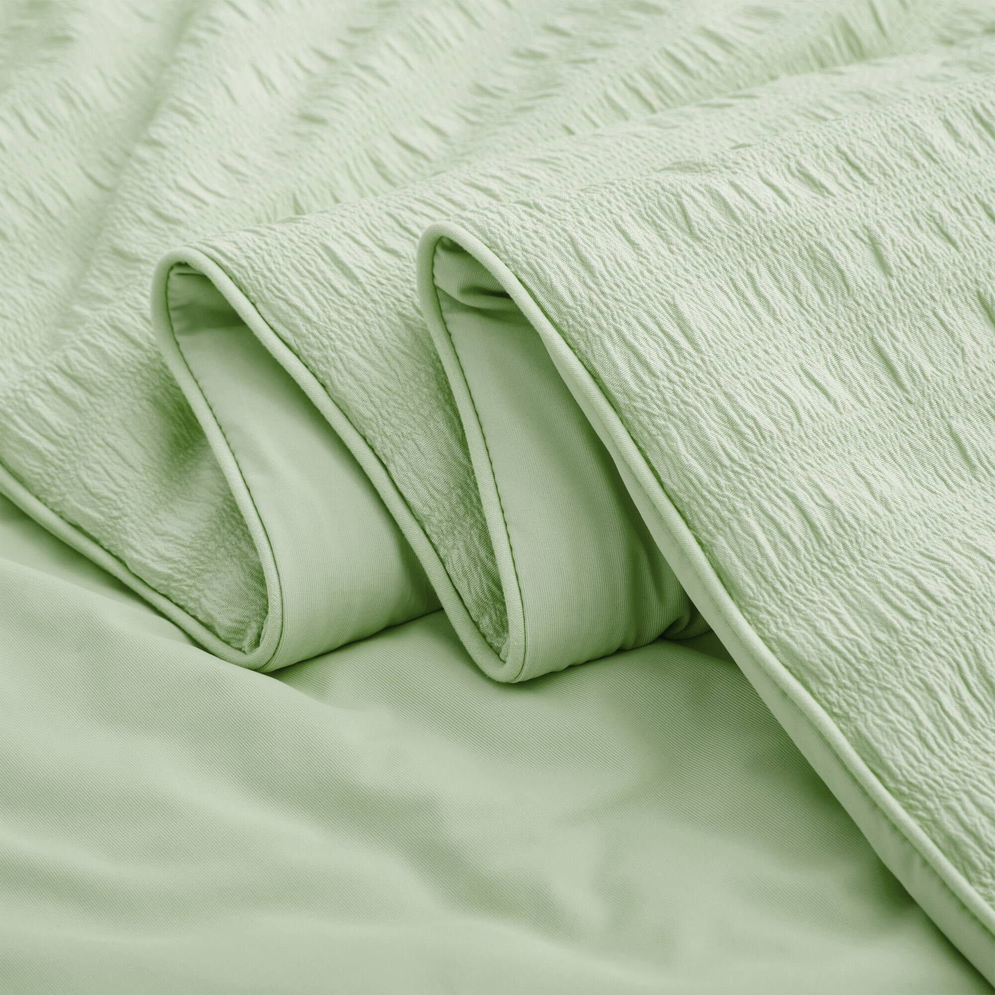 Left. Peace Nest - Peace Nest Cooling Seersucker Bed Blanket, Lightweight Comforter for Hot Sleepers, Green, King - Green.