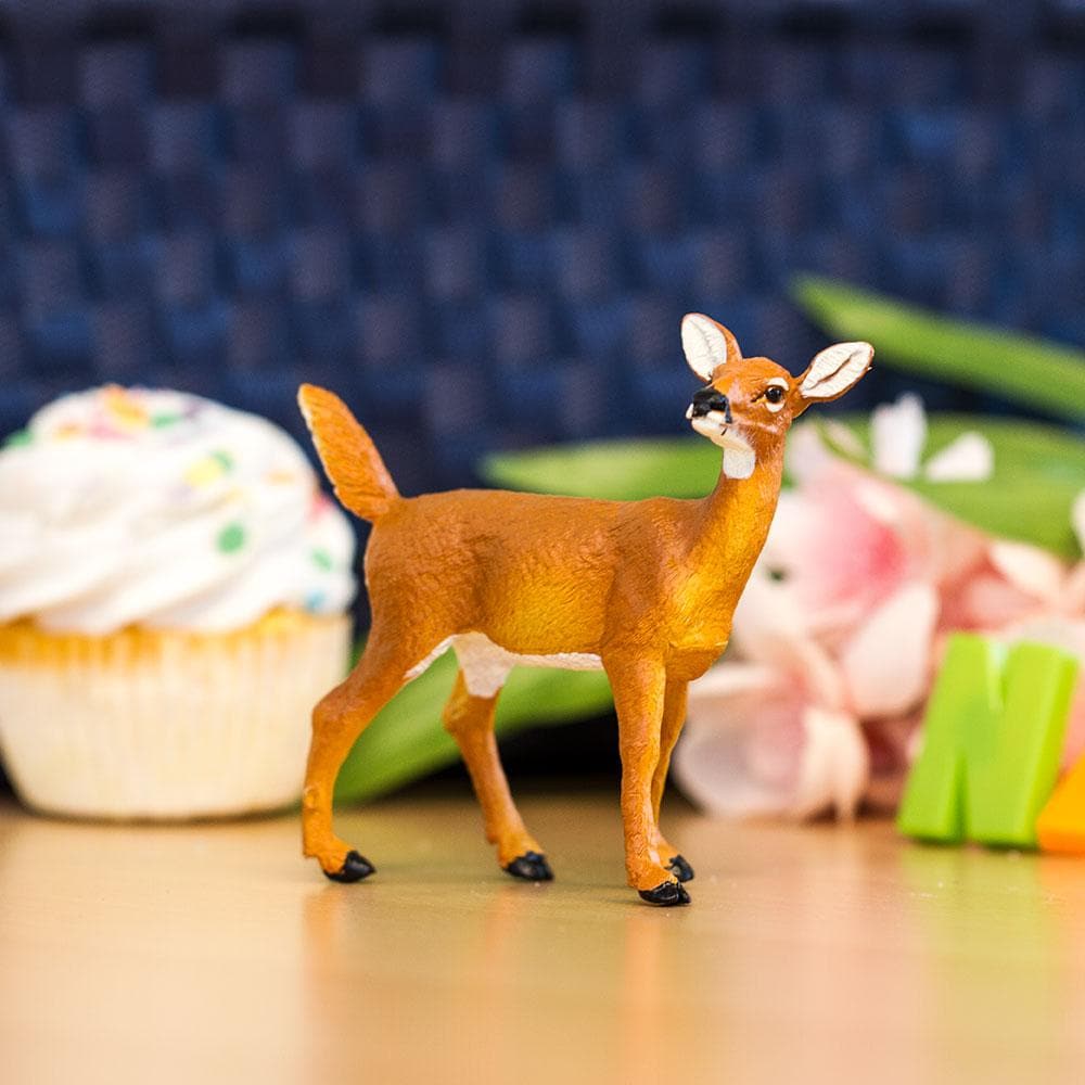 Back. Safari Ltd. - Whitetail Doe Toy Figurine.