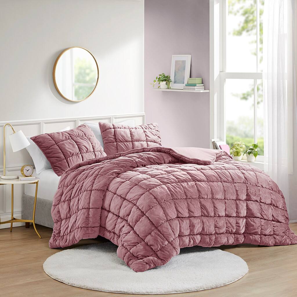 Alt View 4. Gracie Mills - Gracie Mills Naomi Velvet Comforter Set - Pink.