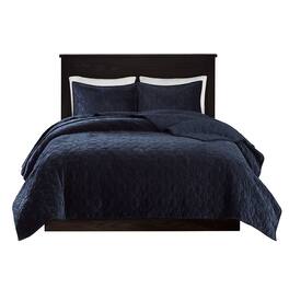 Gracie Mills - Gayle 3-Piece Casual Geometric Velvet Quilt Set - Navy
