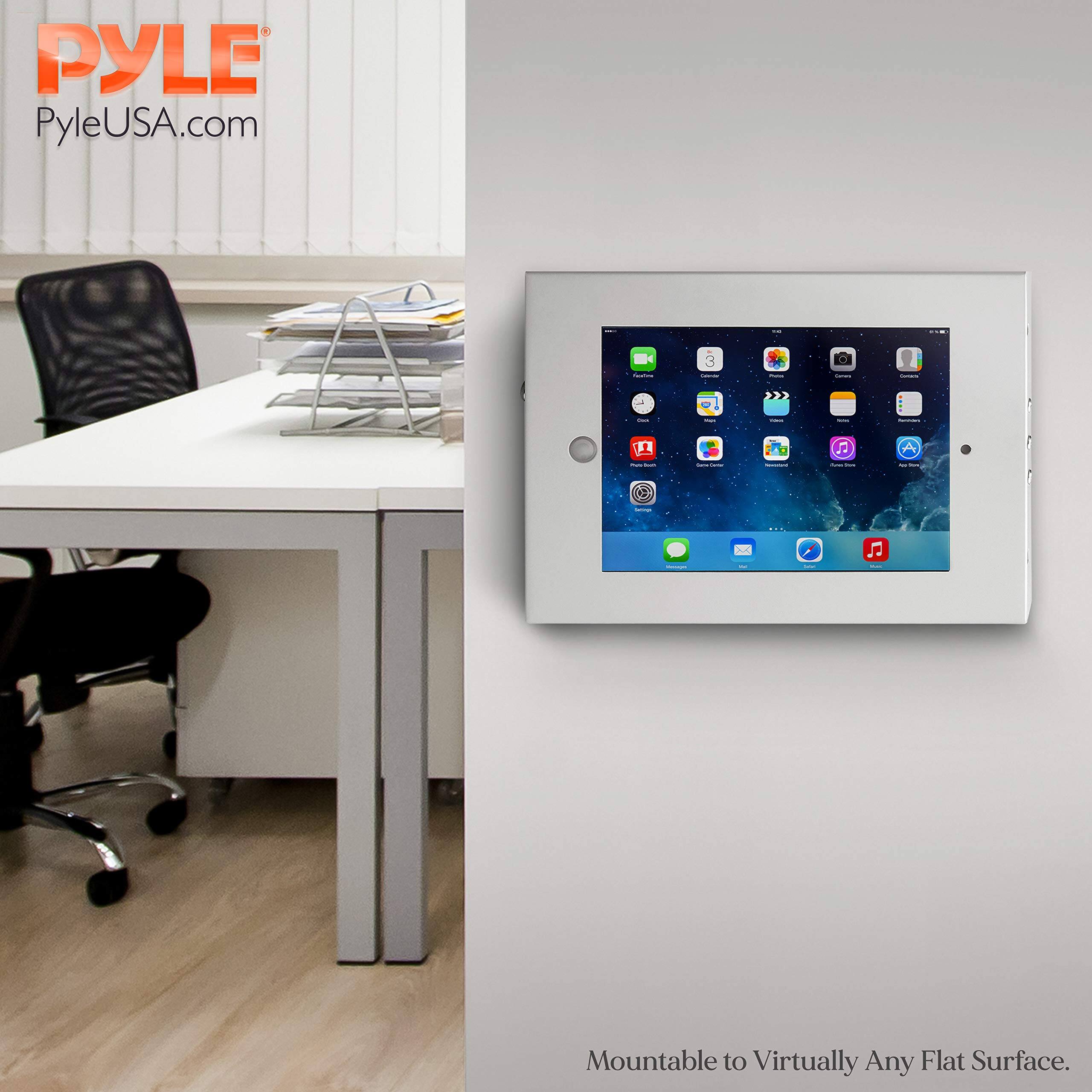PYLE  
PyleUSA.com  

Mountable to Virtually Any Flat Surface.