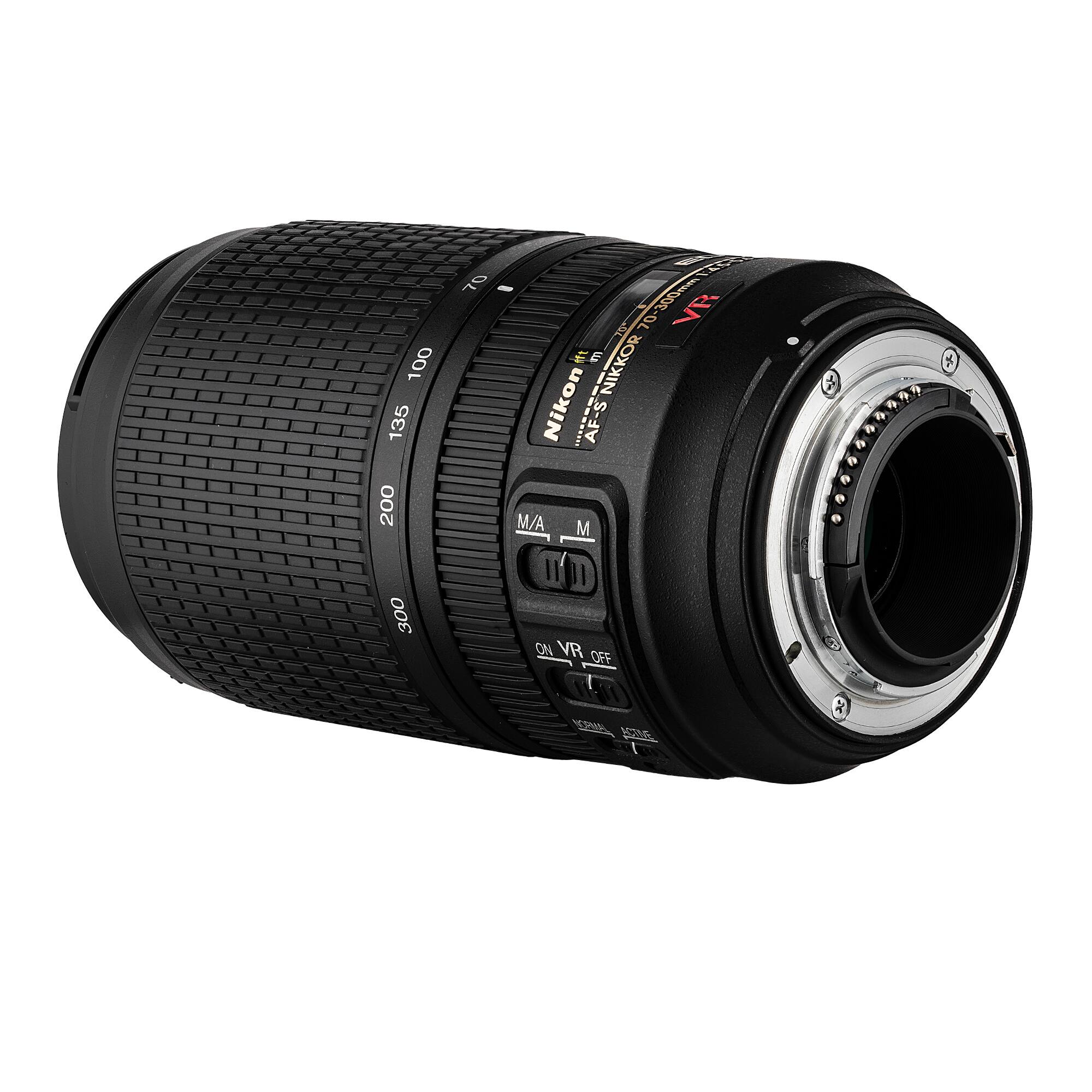 100 135 200 300 70 - 70-300mm VR E NIKKOR Nikon AF-S M/A M CD ON VR OFF 1 e e + A YZA