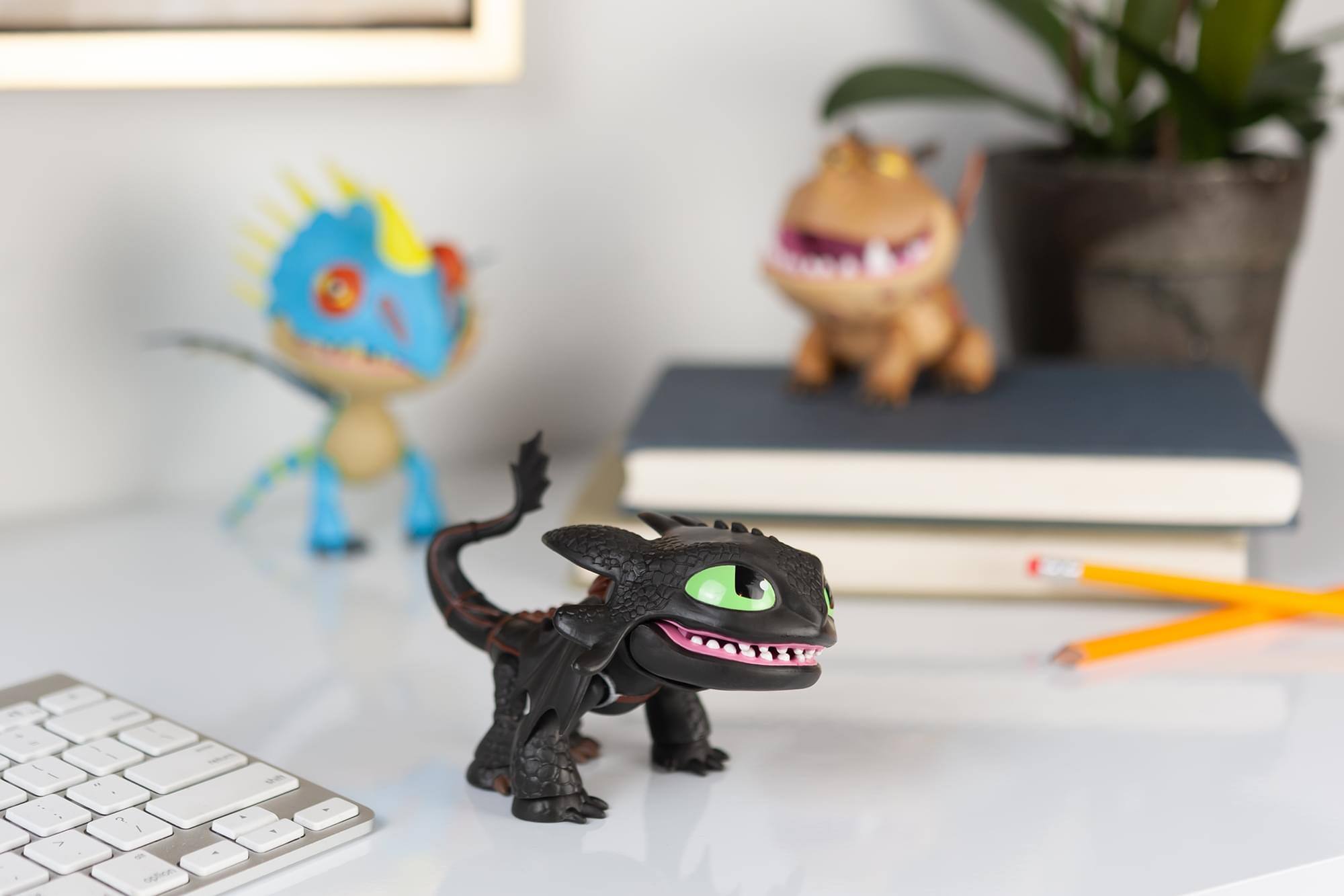 Alt View 4. The Loyal Subjects - How To Train Your Dragon 6"-7" Action Vinyl: Toothless - Black.