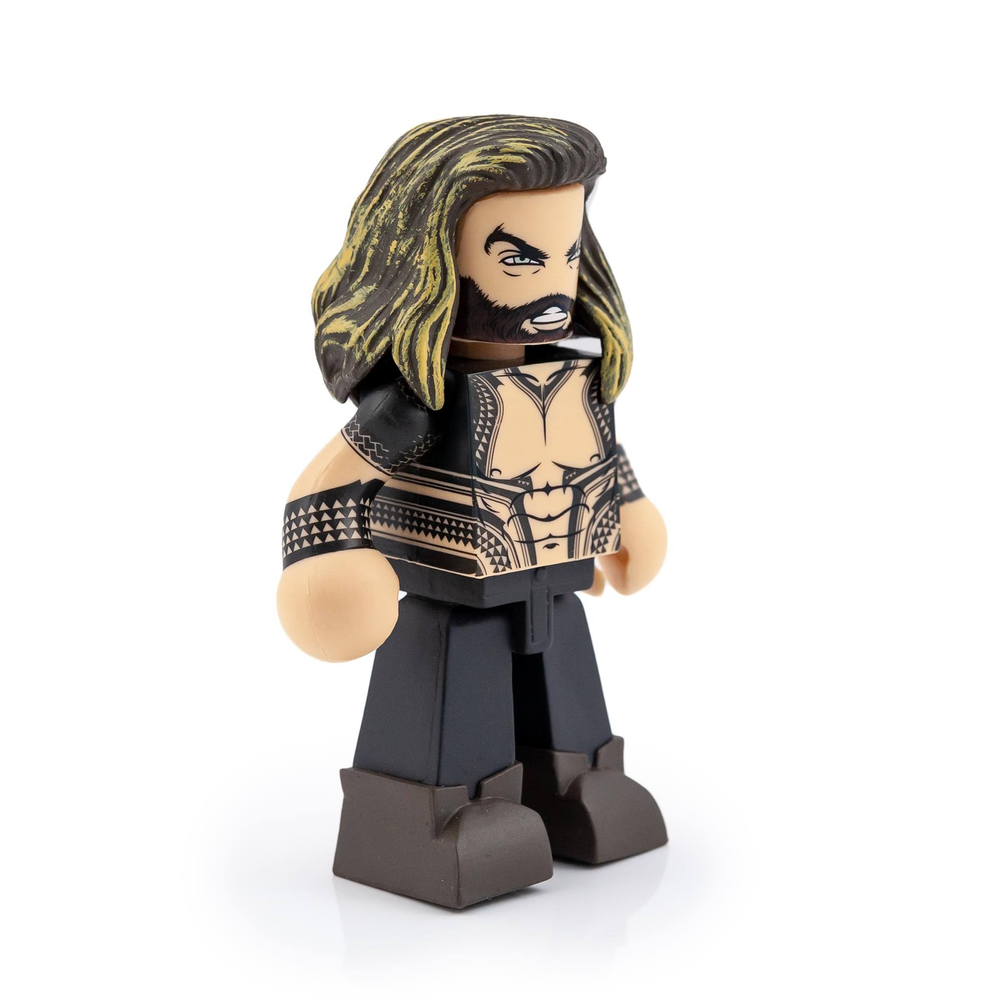 Alt View 1. Diamond Comic - Justice League Arthur Curry/Aquaman (Toynk Exclusive) 4" Vinimate Vinyl Figure - Multi-Color.