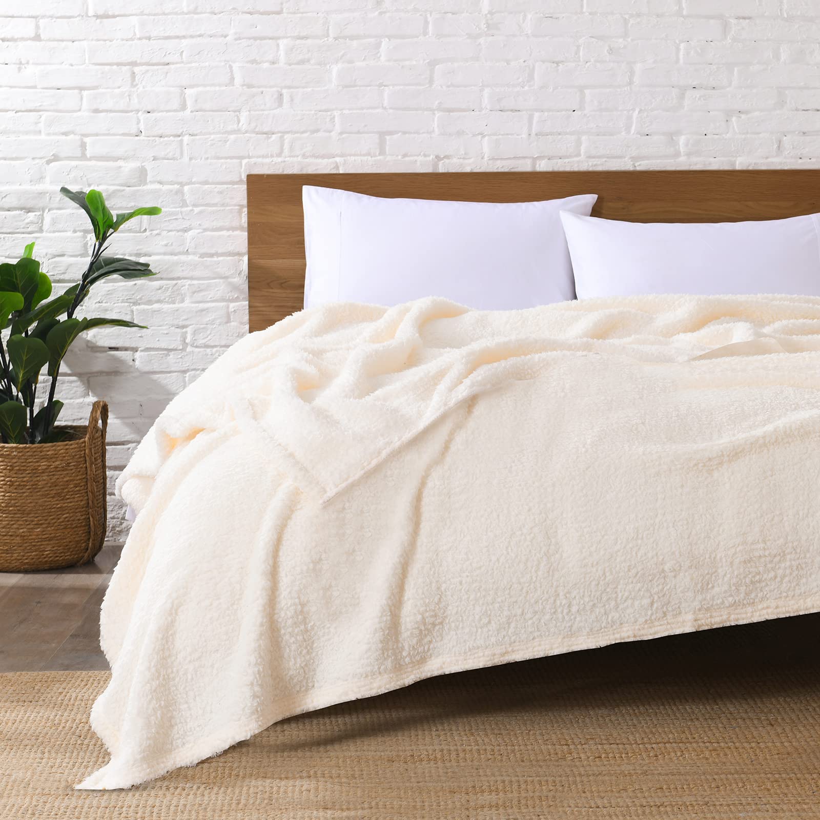 NICHOLAS KLEIN - Ultra Soft Fleece Sherpa Blanket King Size Lightweight Cozy Boho Bed With Decorative Tassel Pattern Reversi - Antique White King-104" x 90"