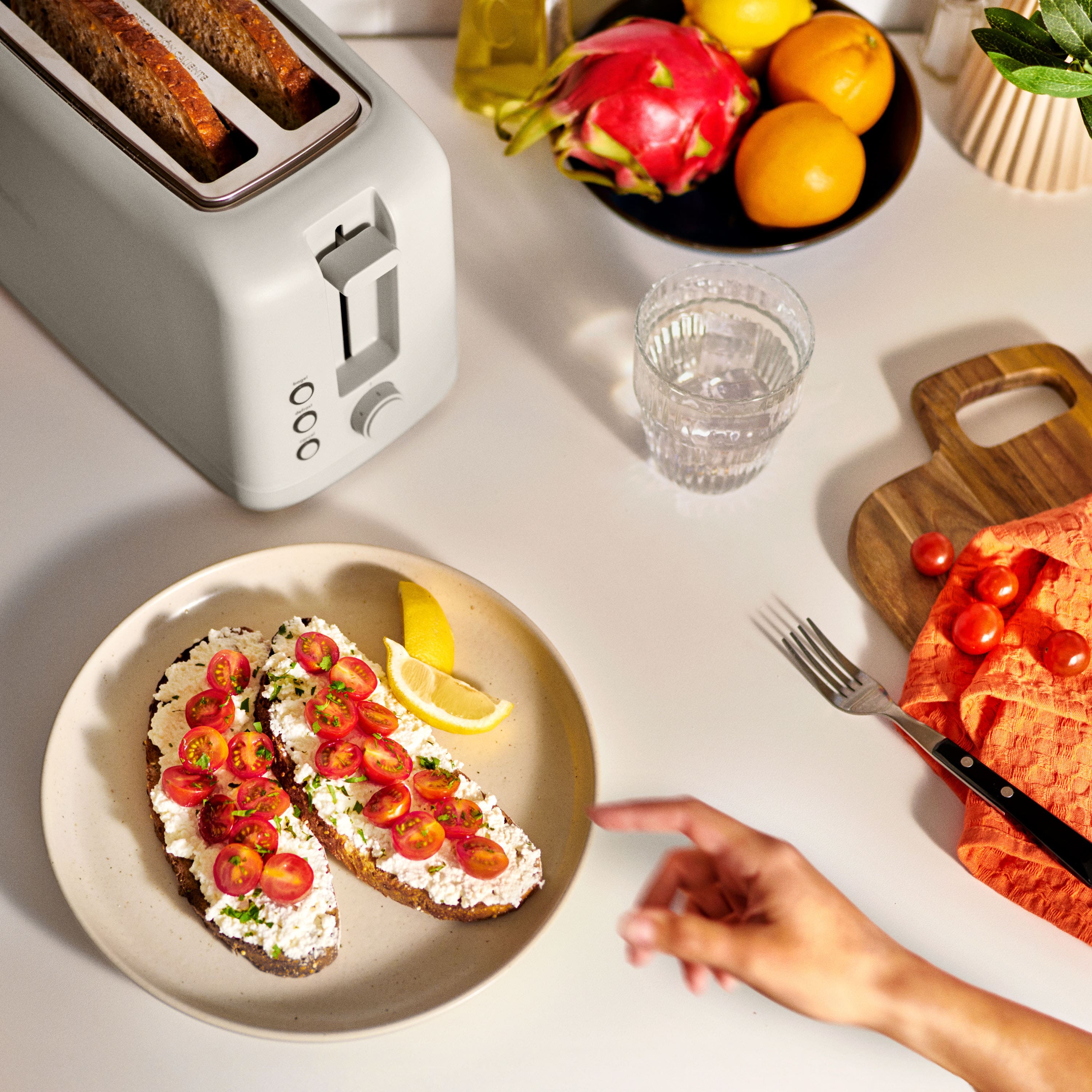 The text on the image is:
"EHTE 0100"