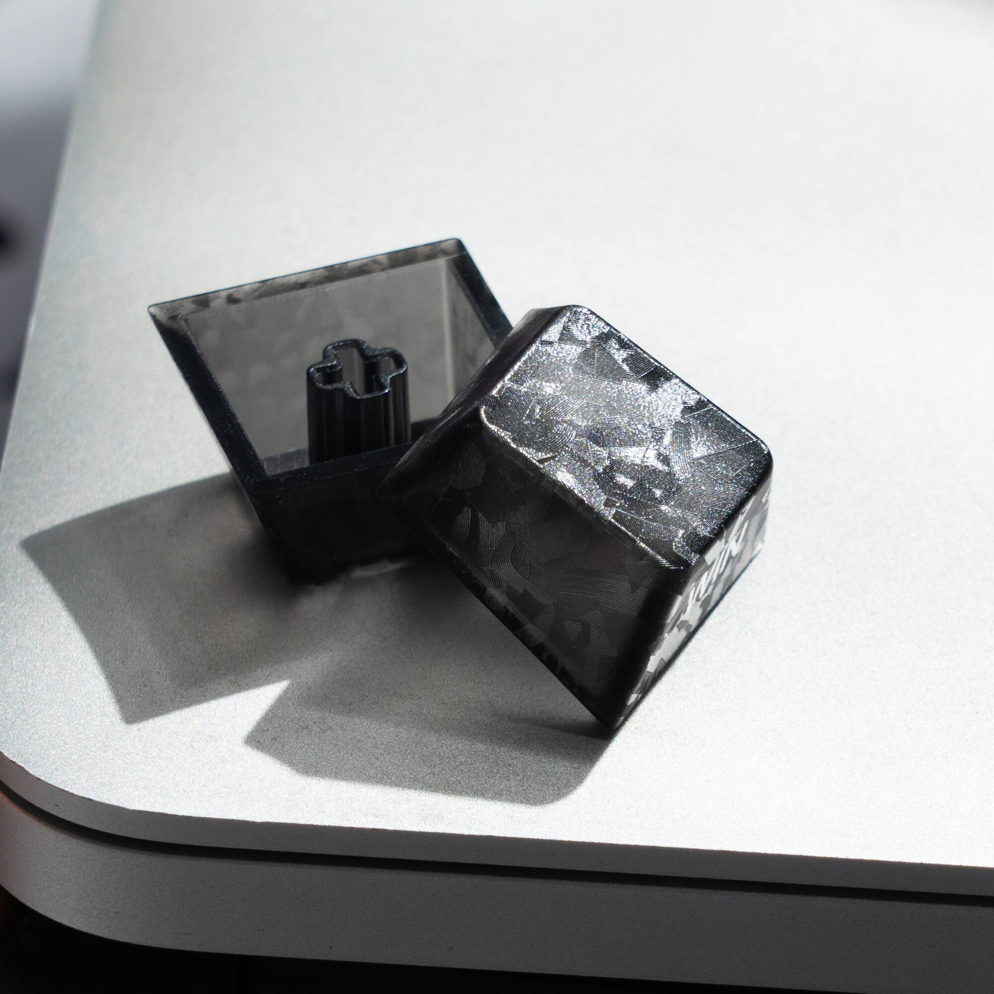 Angle. Womier - ABS Keycaps, 109-Key Carbon Fiber Patterned Transparent Keycap Set Cherry Profile for 60 65 75 Layout Mechnical Keyboard - Black-tou.