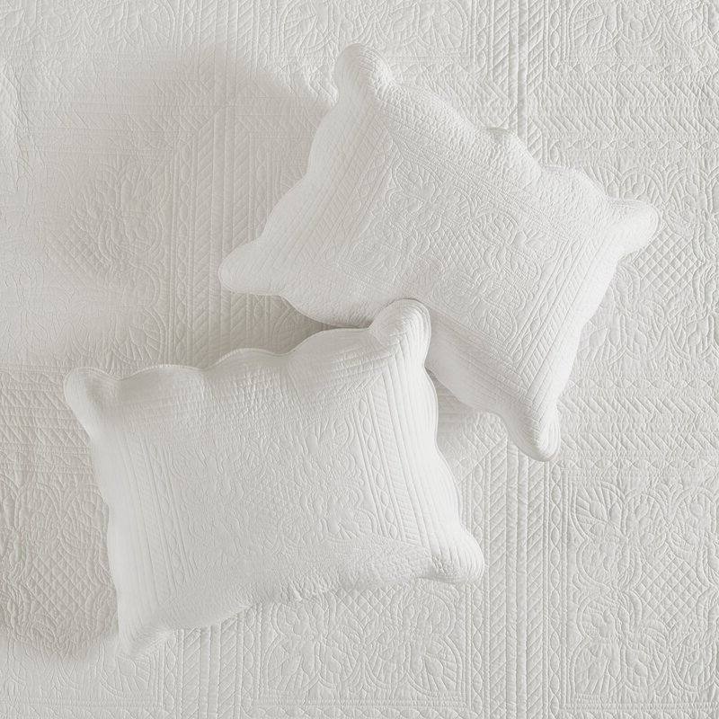 Left. Hivvago - Full/Queen size 3-Piece Reversible Scalloped Edges Microfiber Quilt Set in White - White.