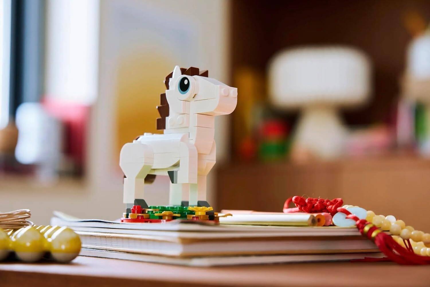 Alt View 3. LEGO - LEGO: Lunar New Year [Year of the Horse #40779].