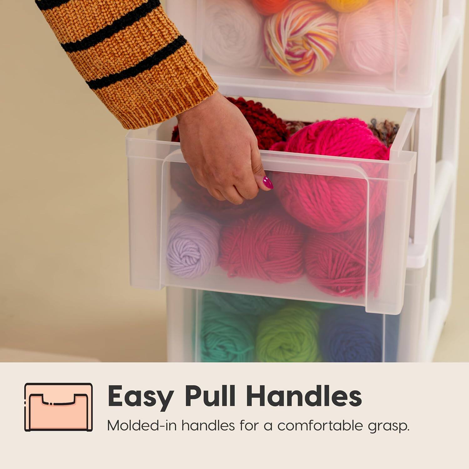 Easy Pull Handles  
Molded-in handles for a comfortable grasp.