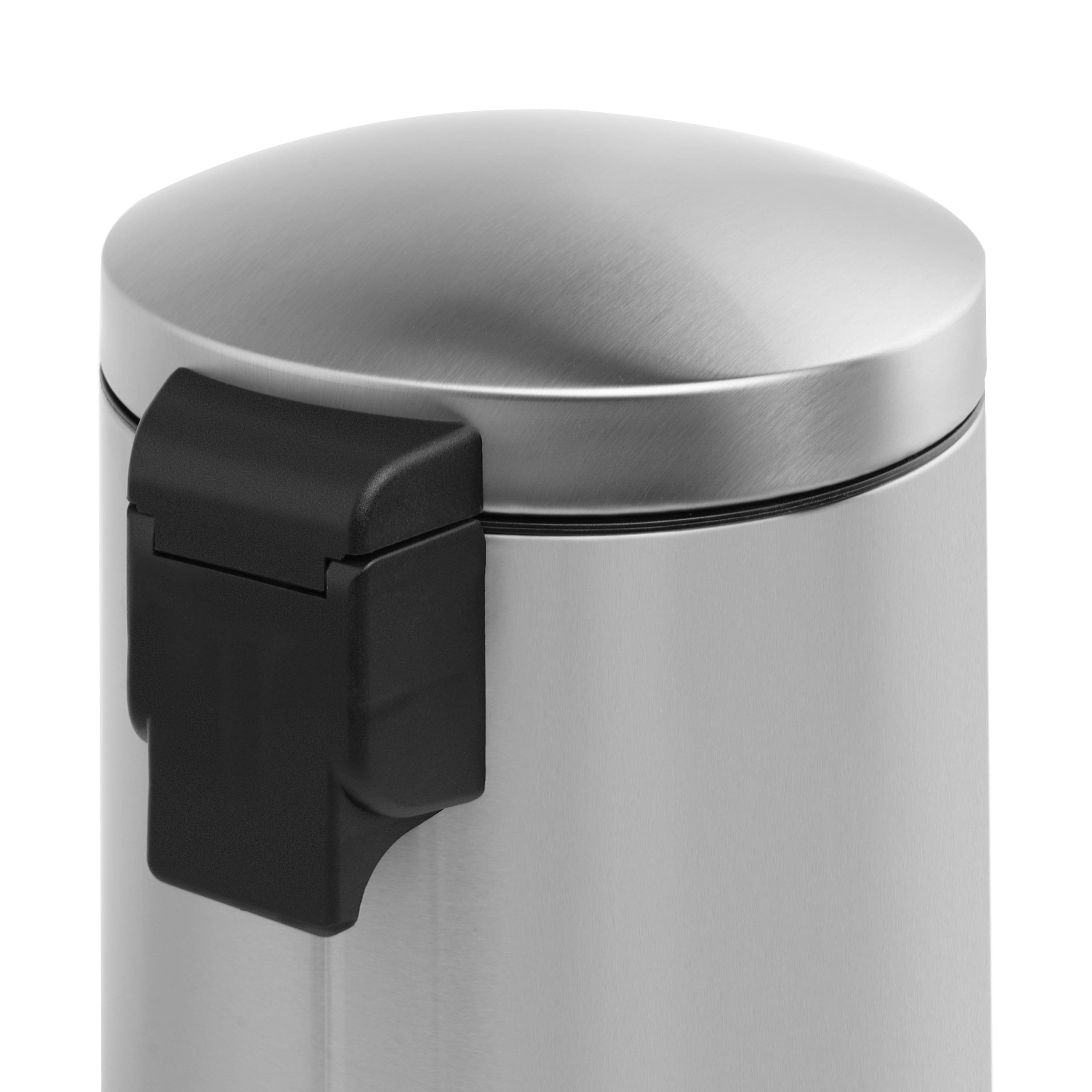 Back. Innovaze - 1.32 Gal./5 Liter Stainless Steel Round Step-on Trash Can for Bathroom and Office - Silver.