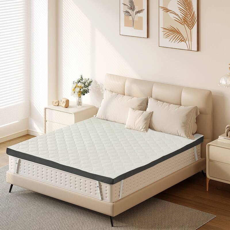 Angle. Dyonery - 4 " King Size Firm Cooling Mattress Topper, Memory Foam Mattress Topper for Back Pain Relief, with Removable Cover - White.