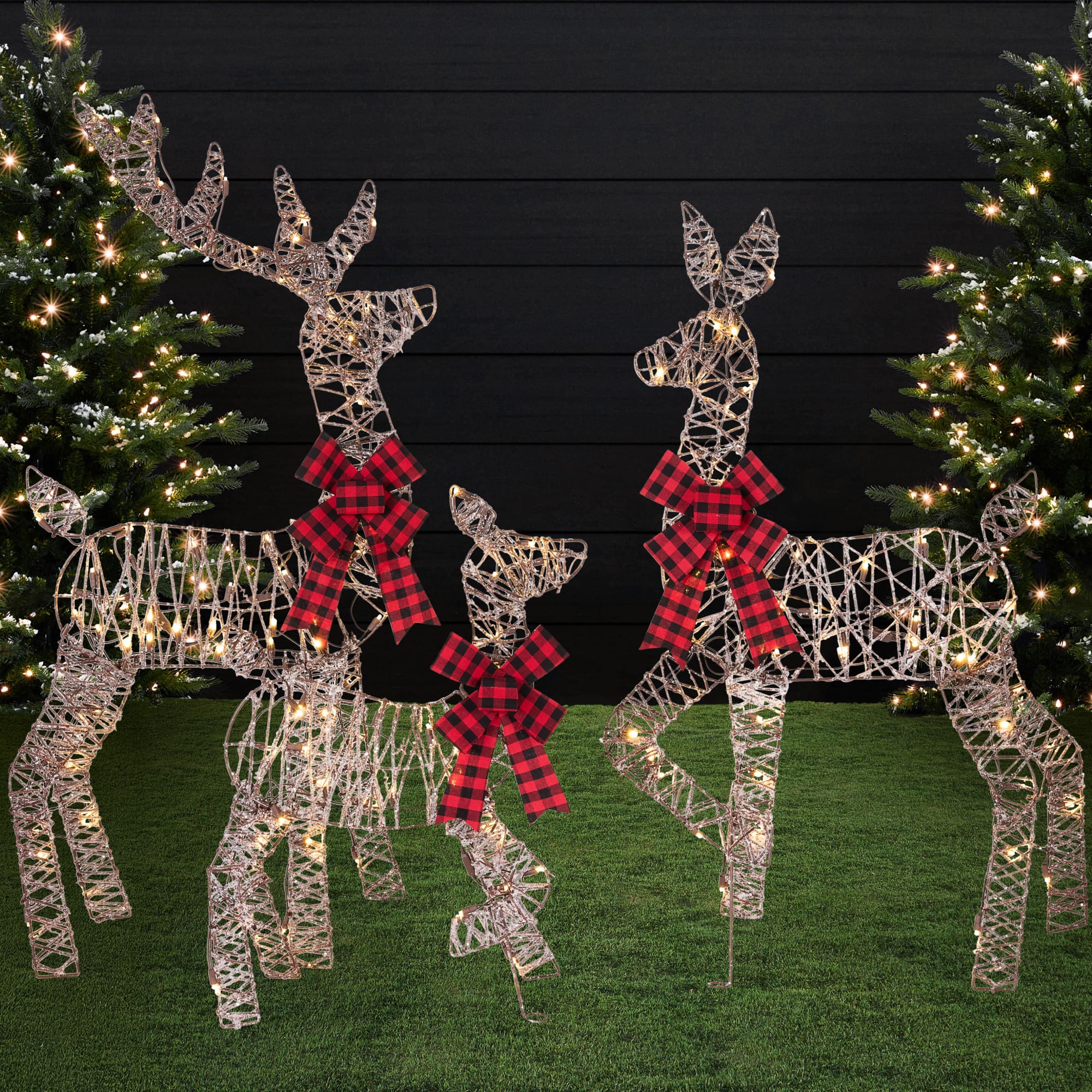 Best Choice Products - 3-Piece 2D Deer Family Set, Lighted Christmas Outdoor Decoration w/ 175 Lights, Stakes - Rattan