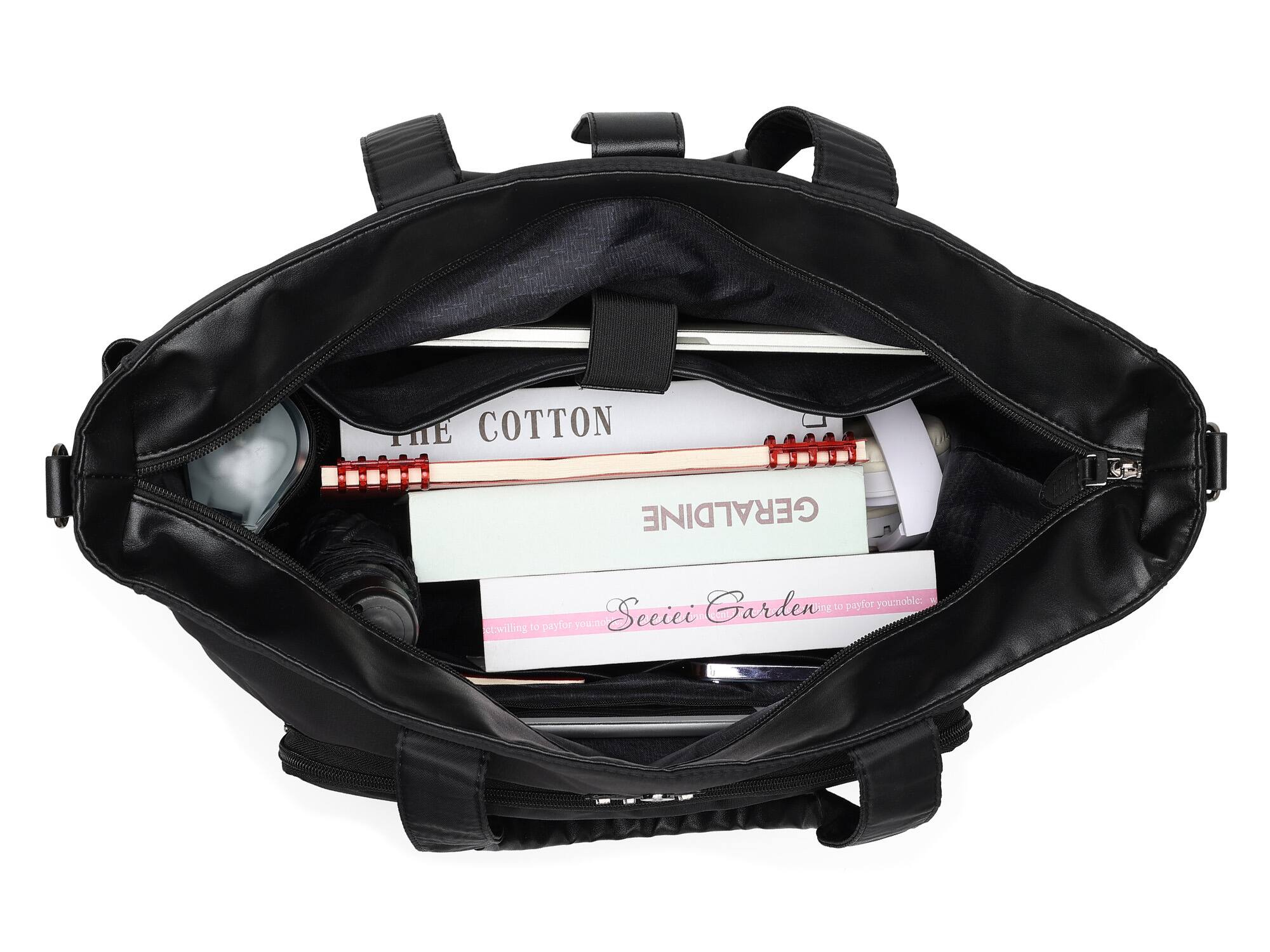 The text on the image is "GERALDINE" and "Seeiei Garden". The corrected text is:

- GERALDINE
- Seeiei Garden