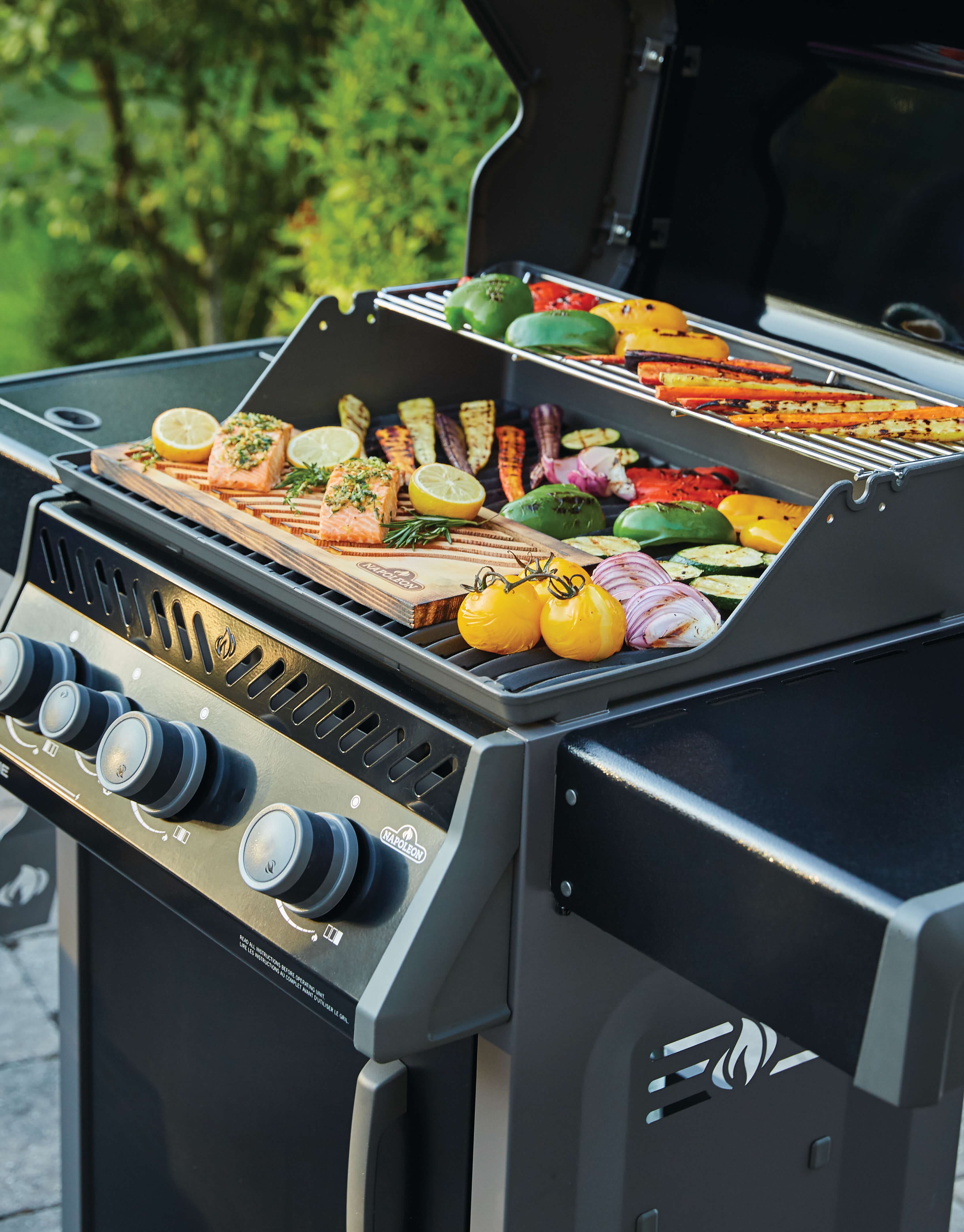 Alt View 17. Napoleon - Rogue 425 Propane Gas Grill with Side Burner - Black.