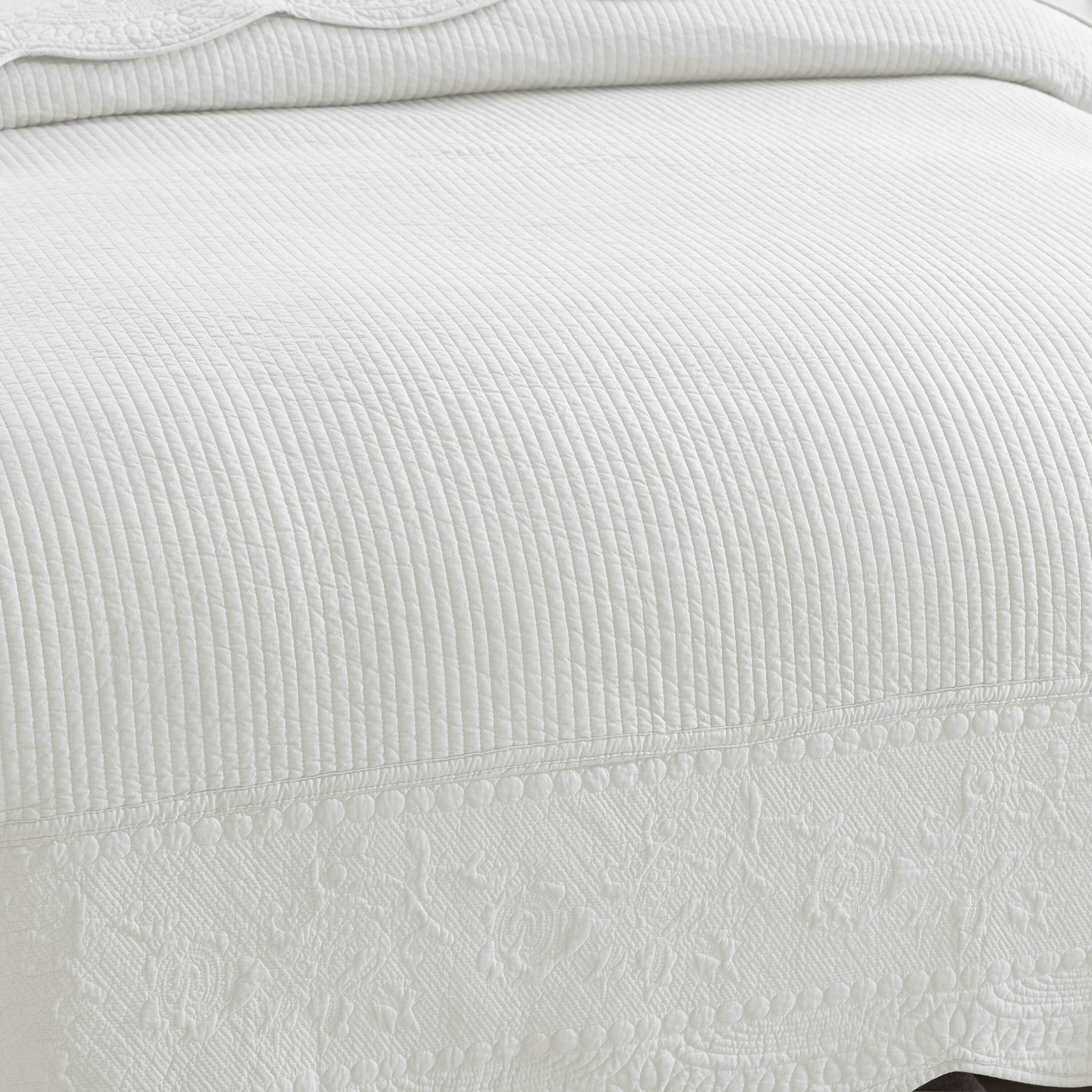 Alt View 1. MarCielo - Marcielo 3 Piece 100% Cotton Oversized Bedspread Lightweight Quilt Set - White.