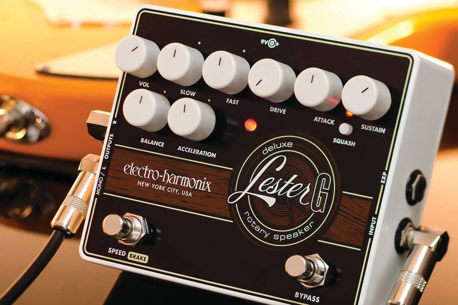 - VOL
- SLOW
- FAST
- DRIVE
- ATTACK
- SUSTAIN
- BALANCE
- ACCELERATION
- SQUASH
- INPUT
- OUTPUTS
- SPEED BRAKE
- BYPASS
- EXP
- MONO / STEREO
- Lester G
- electro-harmonix
- NEW YORK CITY, USA
- deluxe
- rotary speaker