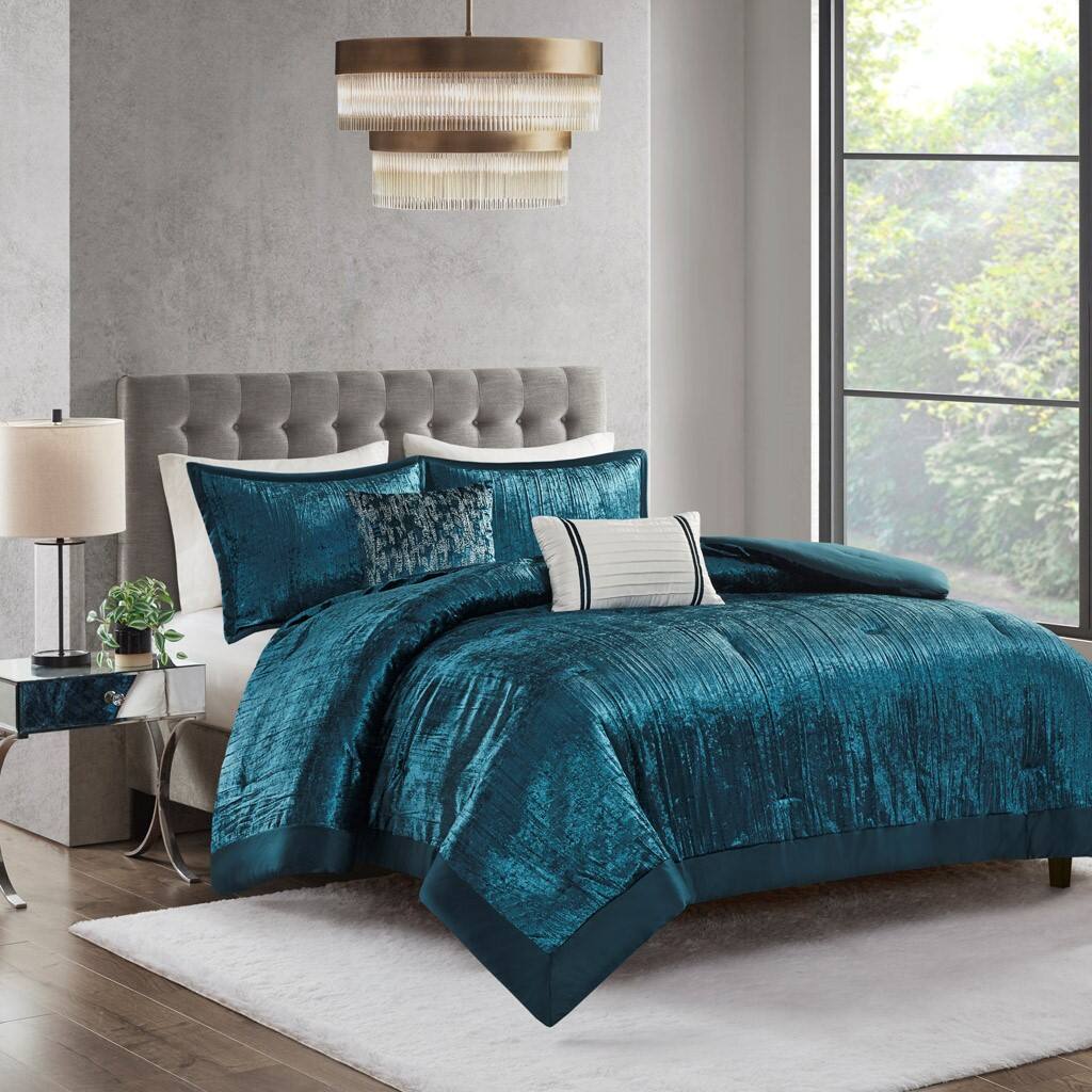 Alt View 4. Gracie Mills - Gracie Mills 5-Piece Solid Crinkle Velvet Comforter Set - Teal.