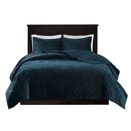 Front. Gracie Mills - Gracie Mills Gayle 3-Piece Casual Geometric Velvet Quilt Set - Teal.