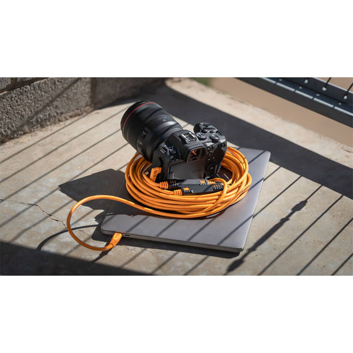 Alt View 5. Tether Tools - Tether Tools TetherPro 31' USB-C Straight to Right Angle Cable, Non-Reflective Black.