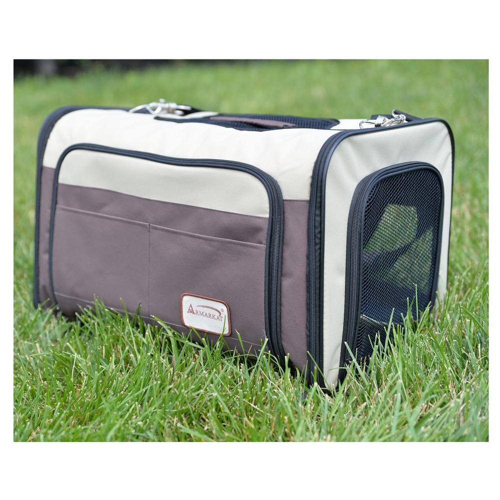 Angle. Armarkat - Pet Carrier Beige and Chocolate - Beige.