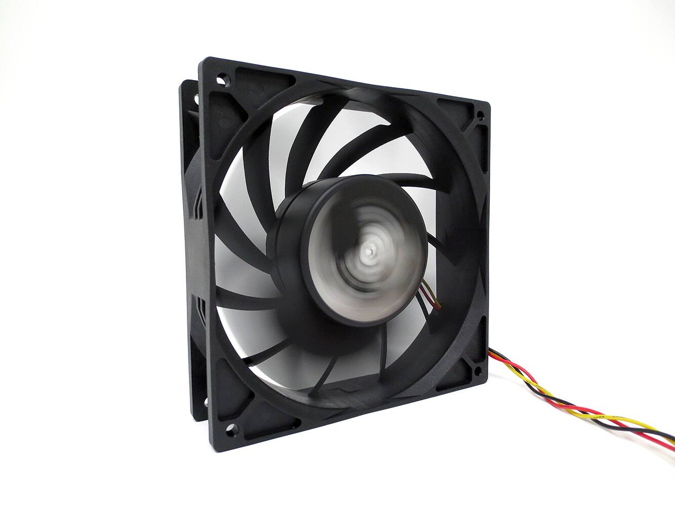 Alt View 2. Bluegears - b-Blaster 24V 140x38 Hi-Speed 5200RPM with 308CFM 2 ball bearing fan Black - Black.