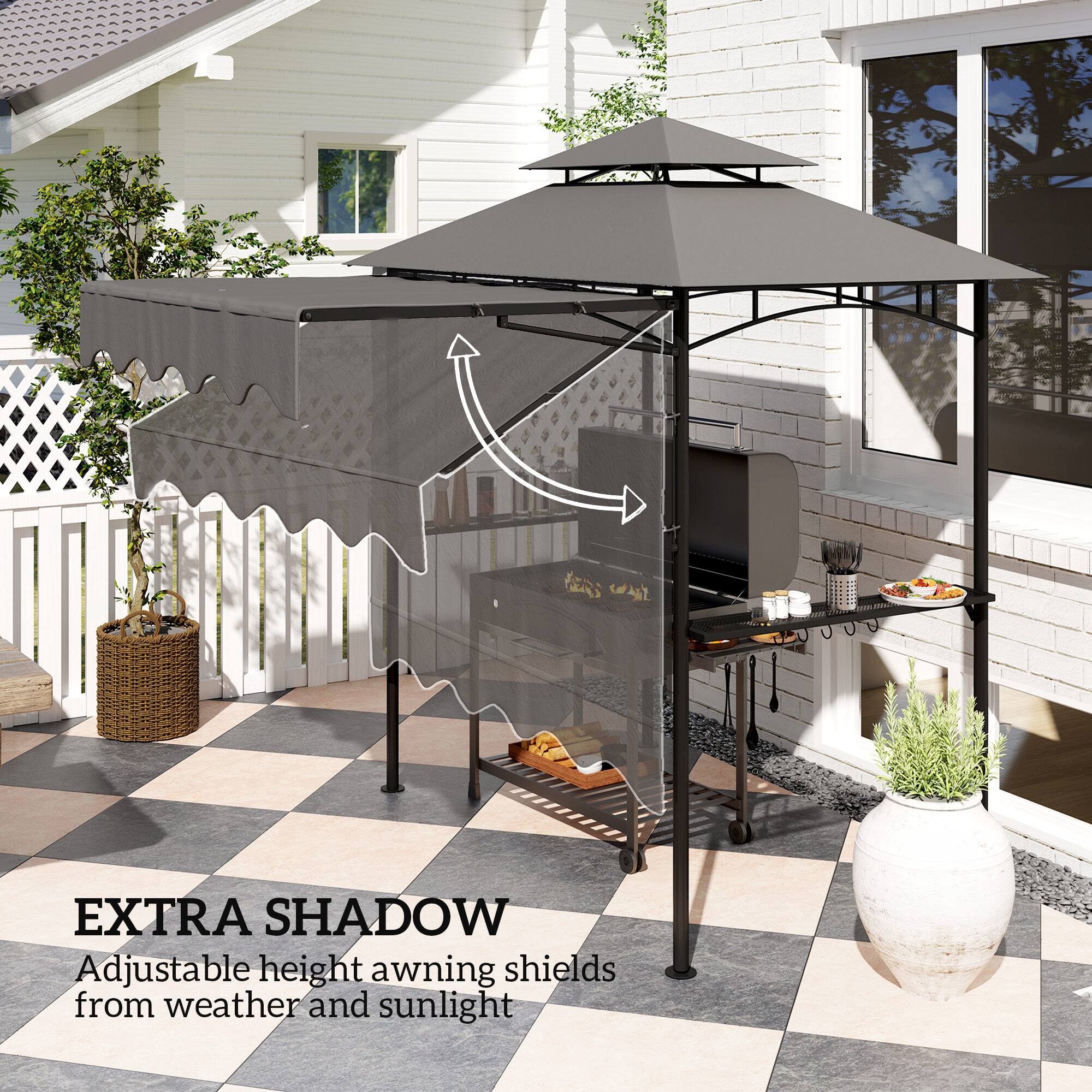 EXTRA SHADOW
Adjustable height awning shields from weather and sunlight