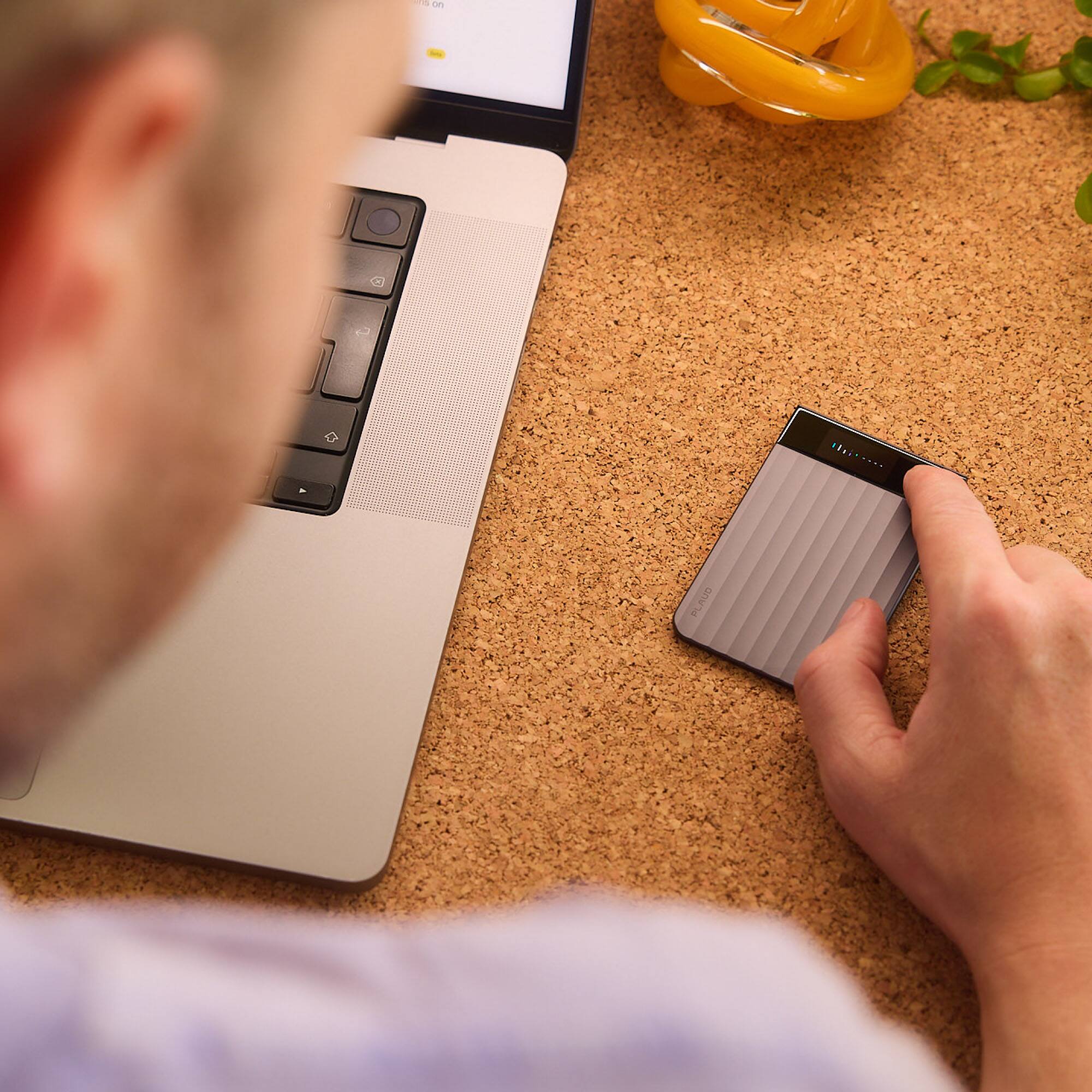 The text in the image appears to be "i dn dsr...a Hheit PLRUD." It seems to be a mix of letters and possibly a typo or error. Without additional context, it's difficult to correct or group the text accurately. If this is part of a larger message or code, more information would be needed to provide a proper correction.