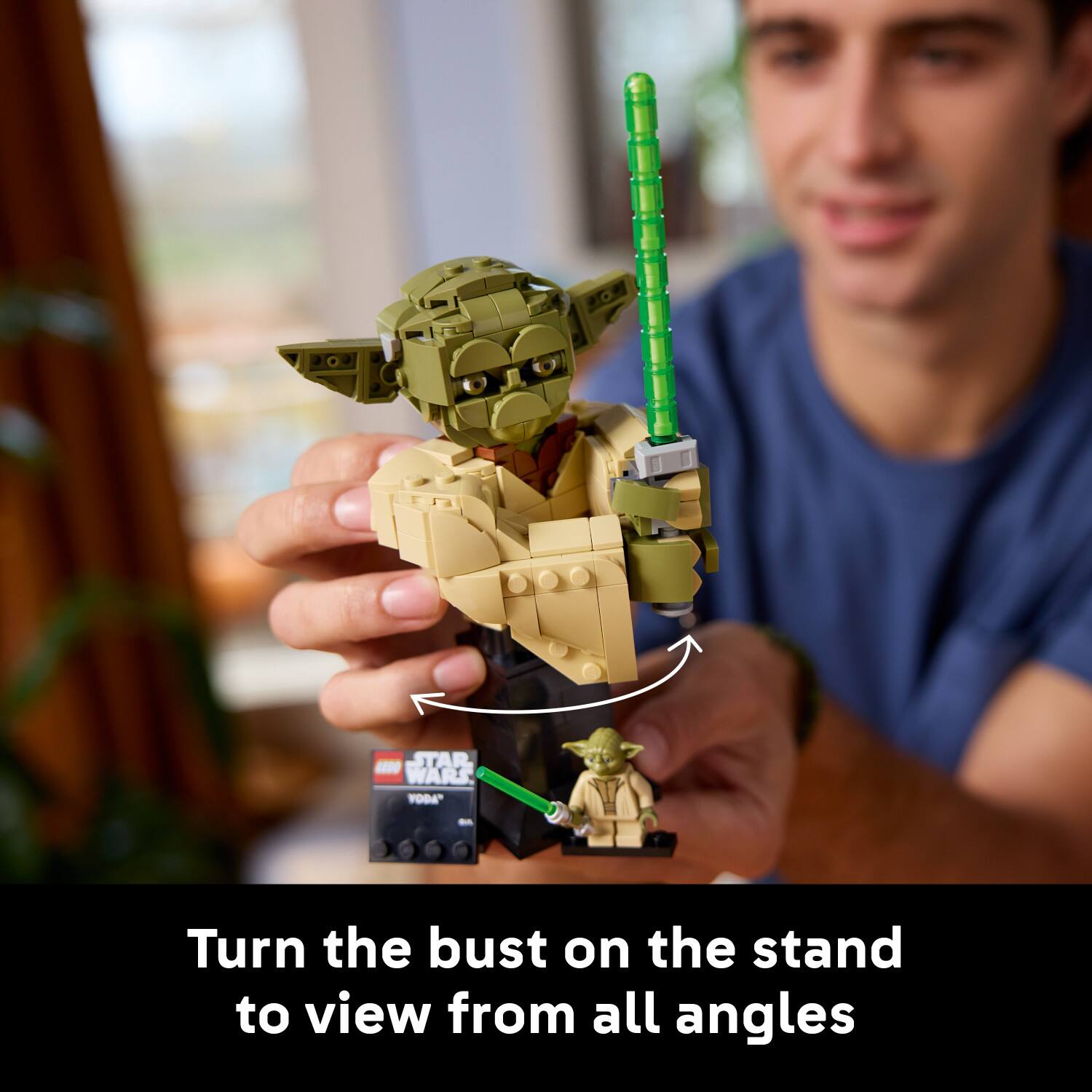 STAR WARS YODA  
Turn the bust on the stand to view from all angles