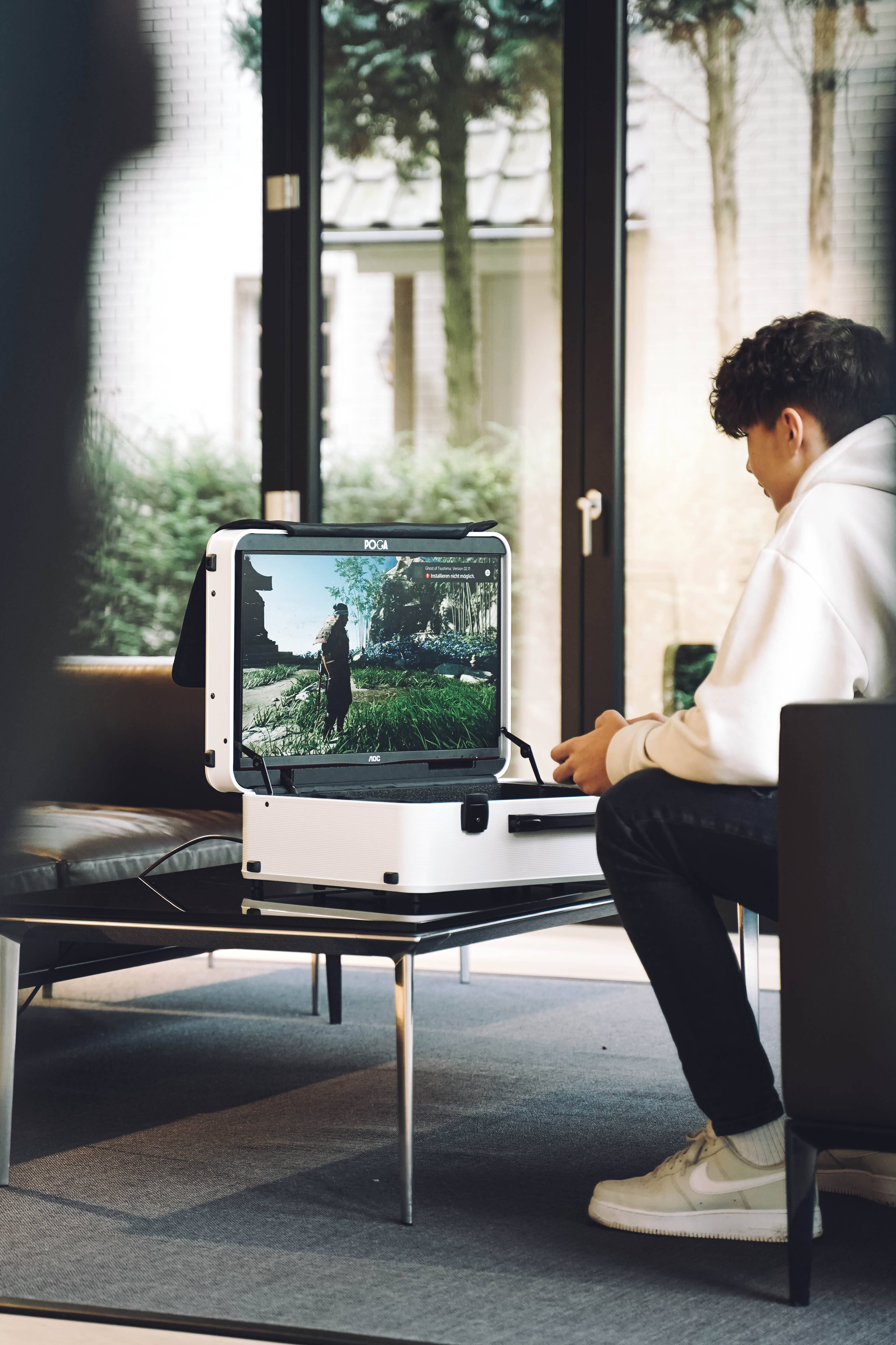 Alt View 20. POGA - LUX PlayStation 5 Premium Portable Console Travel Case w/ Trolley and 24" AOC Gaming Monitor - White.