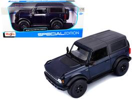 2021 Ford Bronco Wildtrak Dark Top "Special Edition" 1/18 Diecast Model Car by Maisto - Blue Metallic With Dark Gray