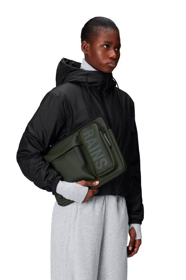 Left. RAINS - Texel Laptop Case 13"/14" - Green.