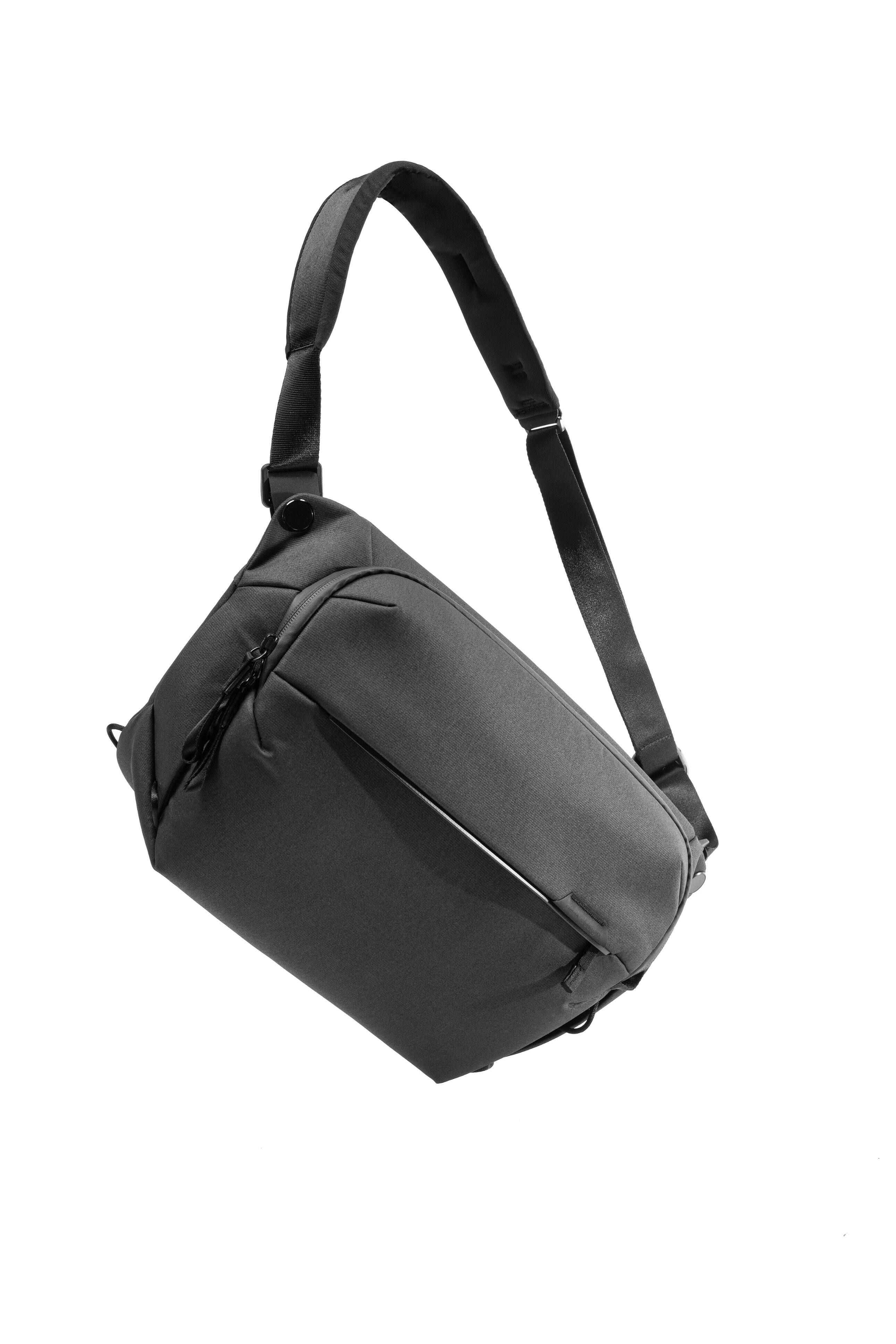 Alt View 11. Peak Design - Everyday Sling V2 10L - Black.