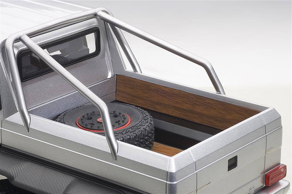 Alt View 3. Autoart - Mercedes G63 AMG 6X6 Silver 1/18 Model Car by Autoart.