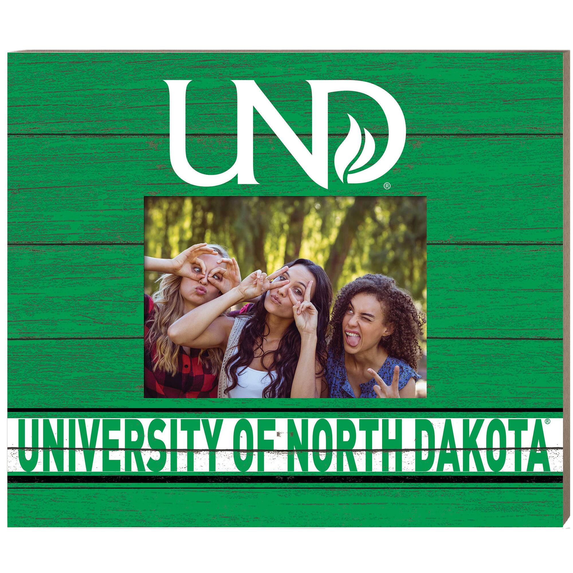 UND  
1 1  
UNIVERSITY OF NORTH DAKOTA